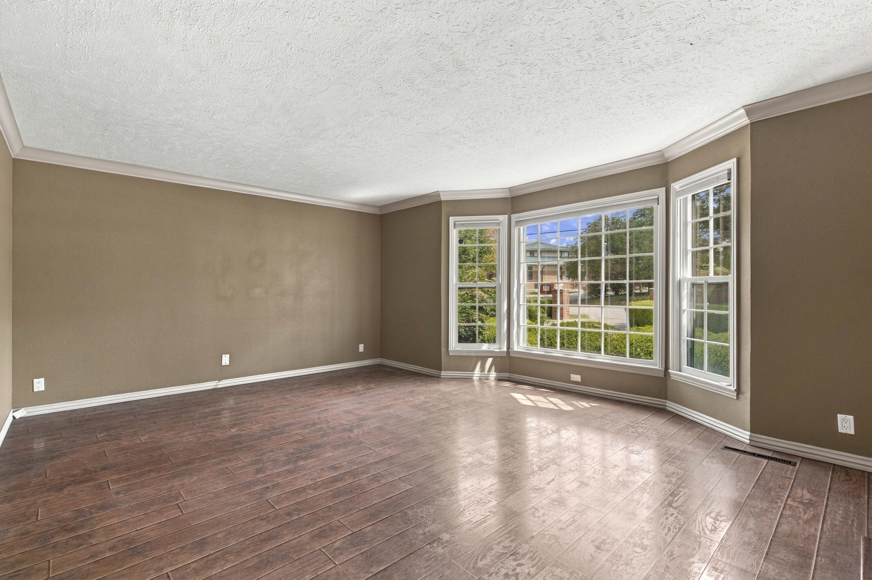 1905 South Ventura Avenue Property Photo 12
