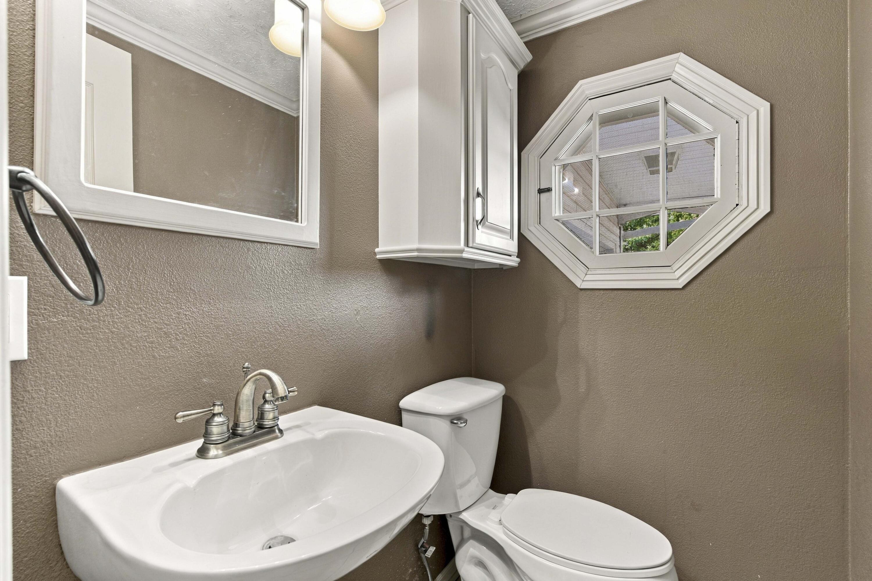 1905 South Ventura Avenue Property Photo 19