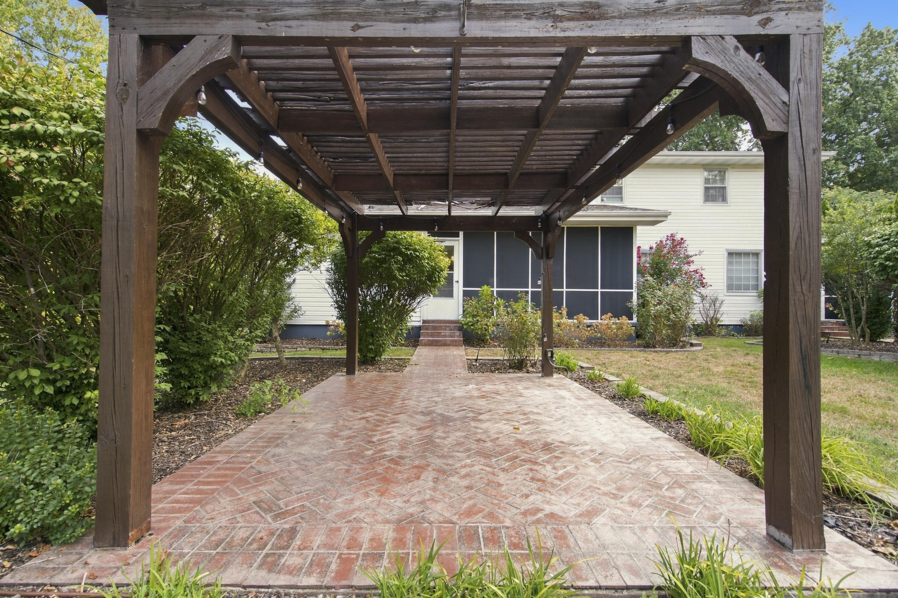 1905 South Ventura Avenue Property Photo 27