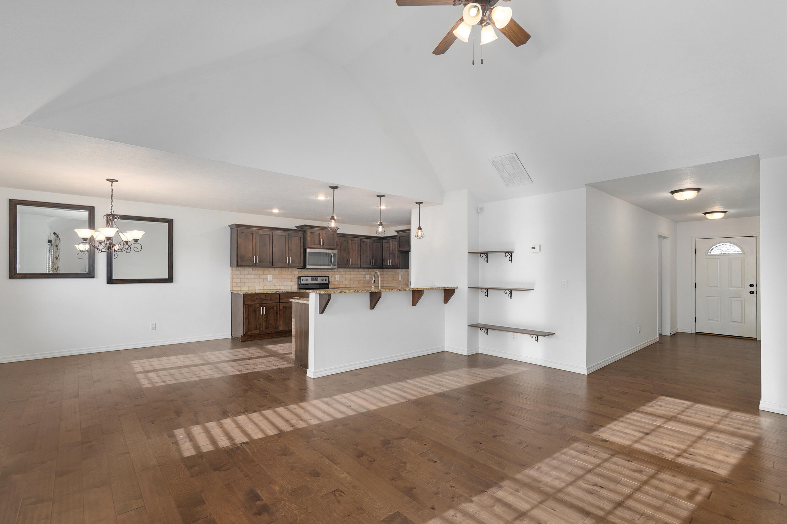 674 North Rockingham Avenue Property Photo 8