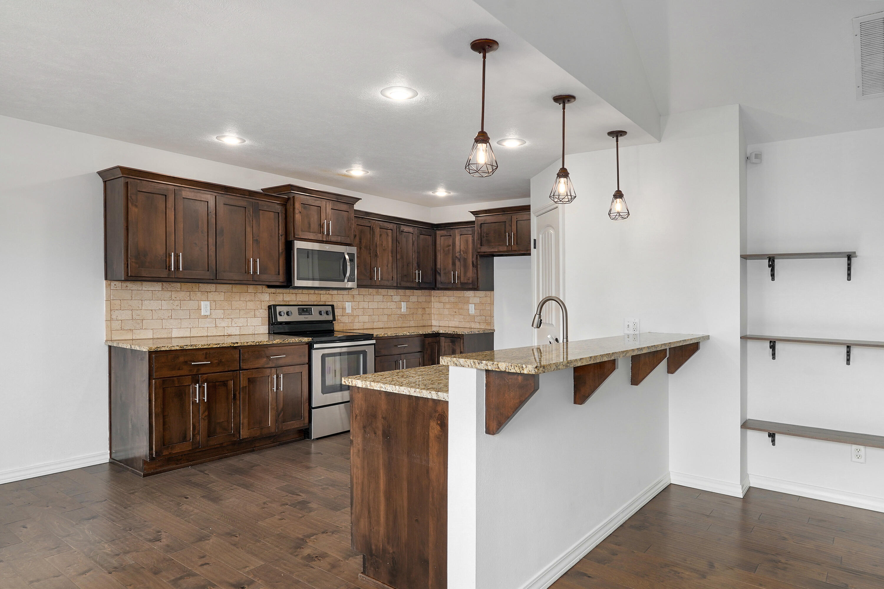 674 North Rockingham Avenue Property Photo 10