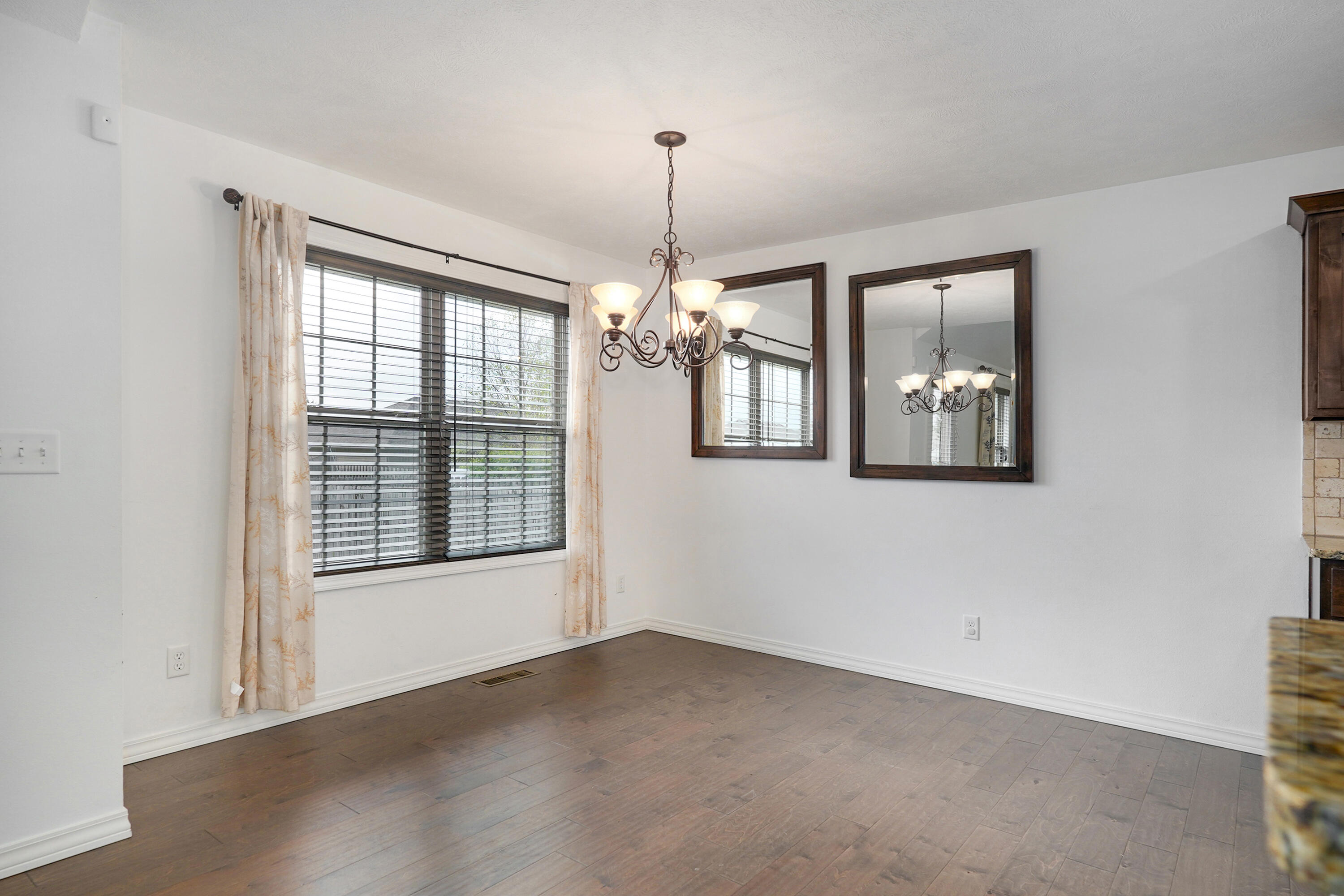 674 North Rockingham Avenue Property Photo 11