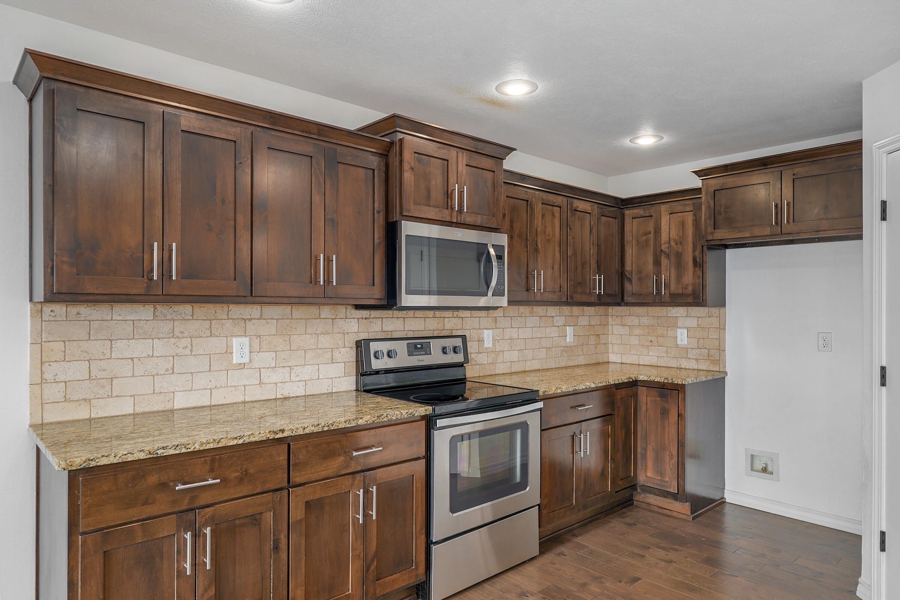 674 North Rockingham Avenue Property Photo 13