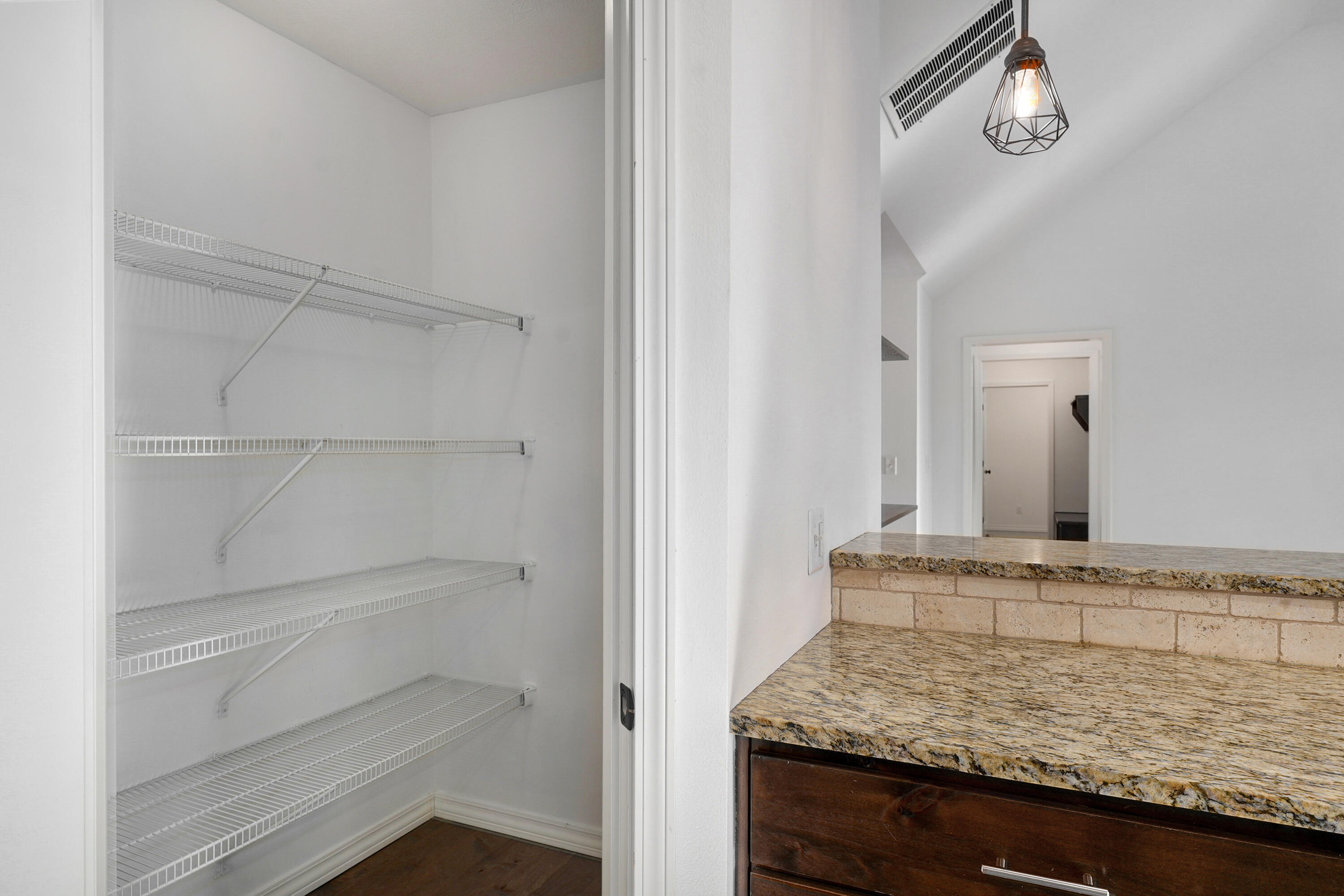 674 North Rockingham Avenue Property Photo 15