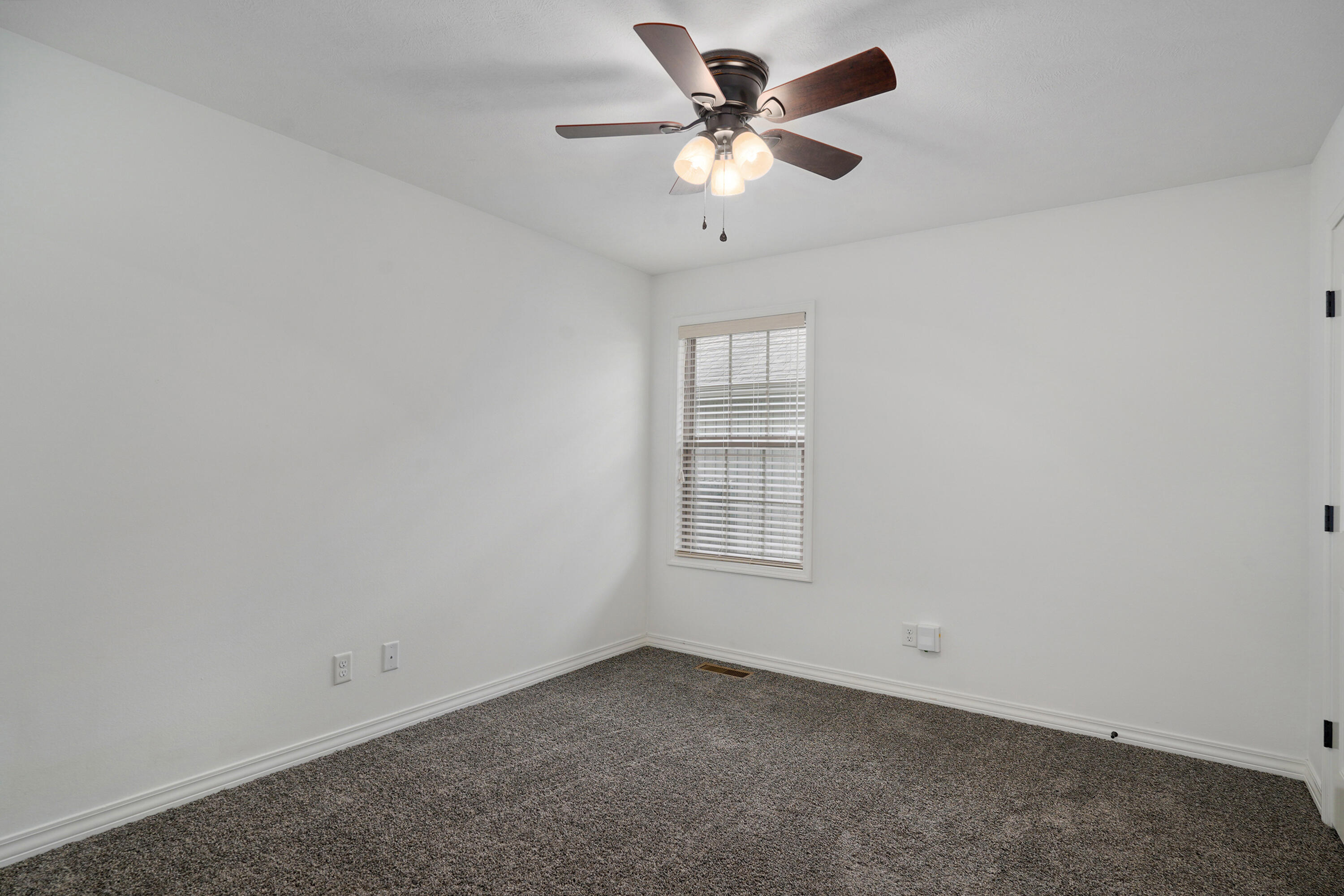 674 North Rockingham Avenue Property Photo 20