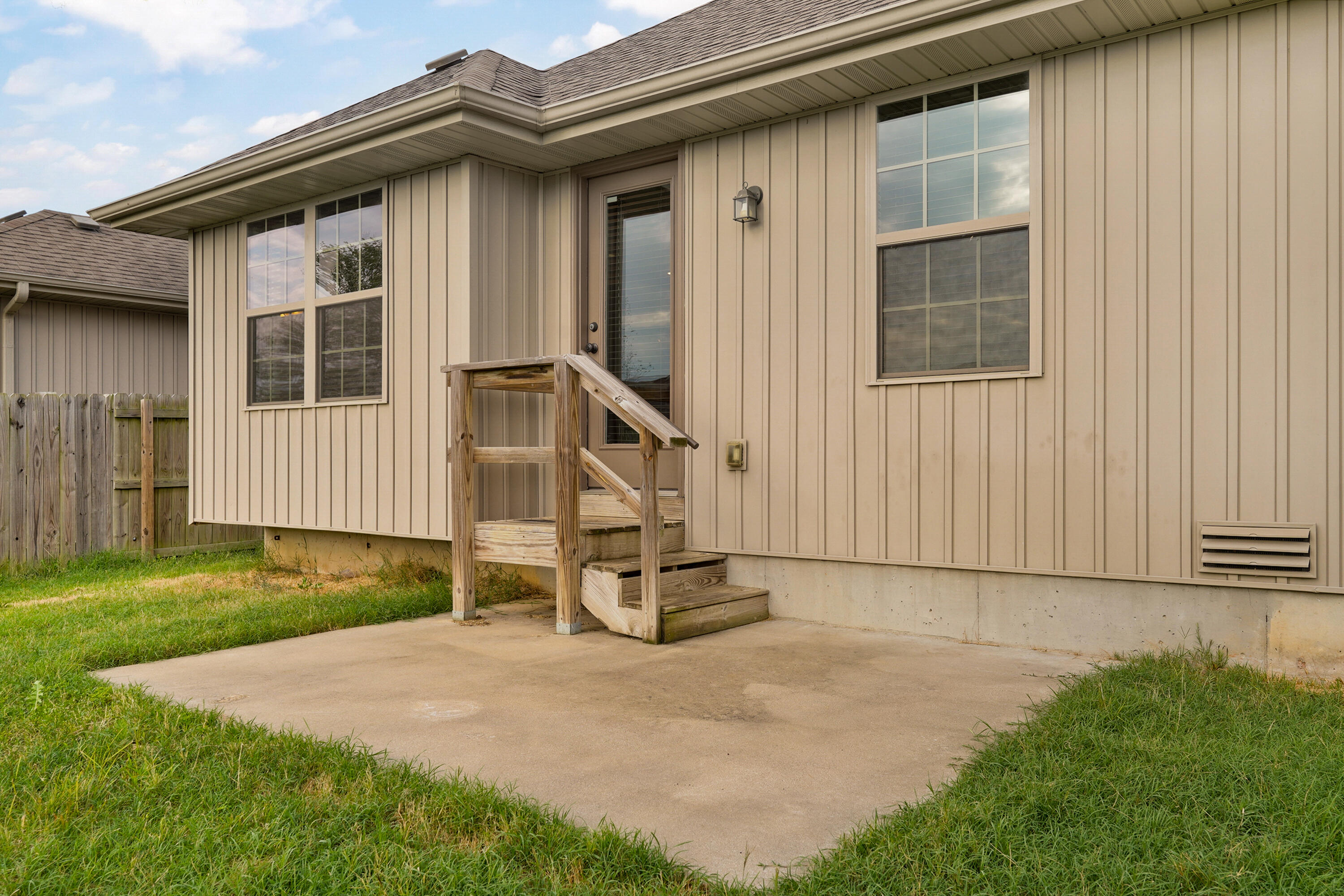 674 North Rockingham Avenue Property Photo 22