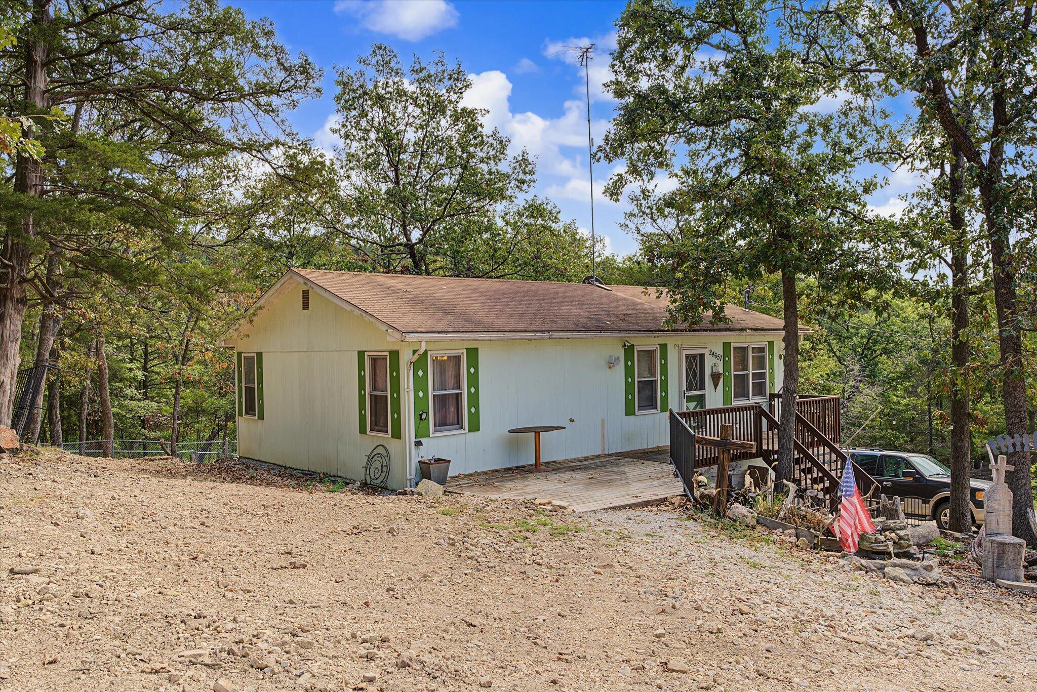 24657 Maple Street Property Photo 4
