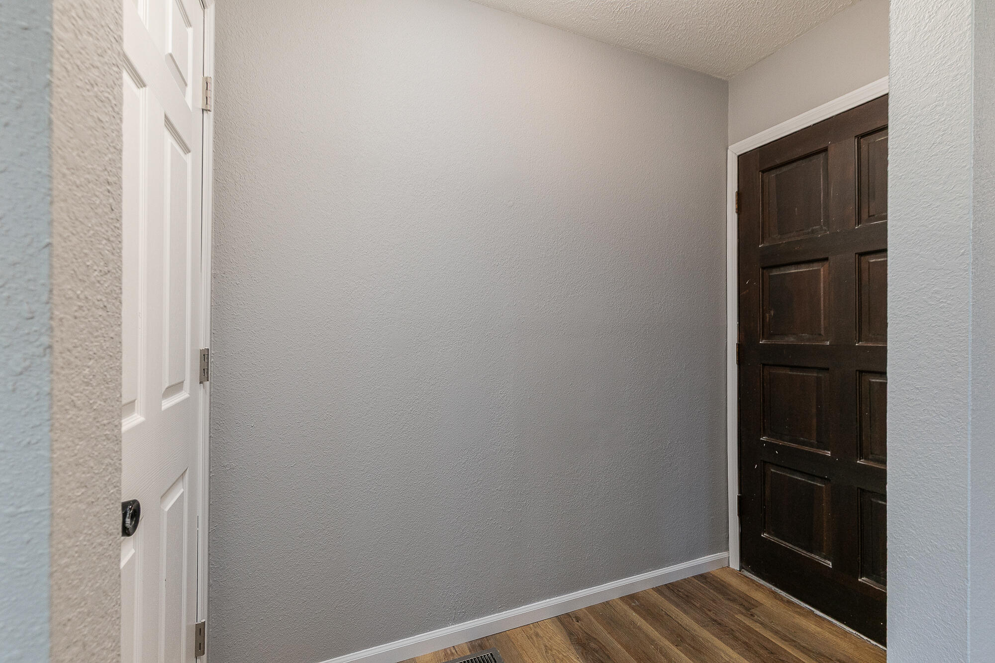 2117 West Northwood Street Property Photo 5