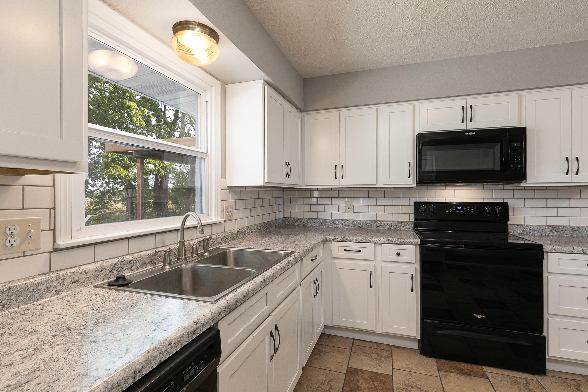 2117 West Northwood Street Property Photo 8