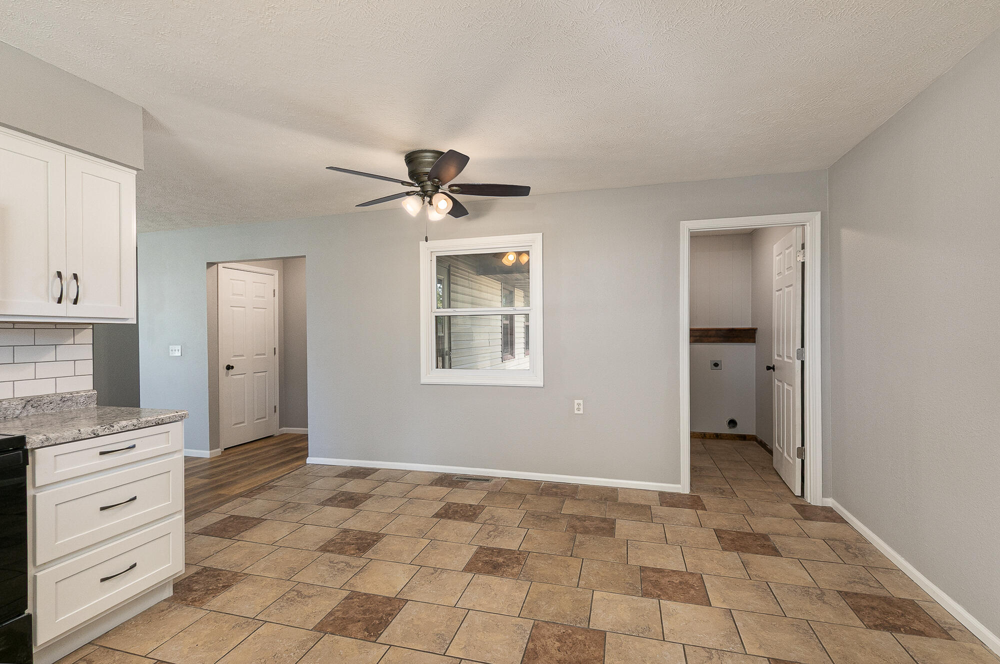 2117 West Northwood Street Property Photo 9