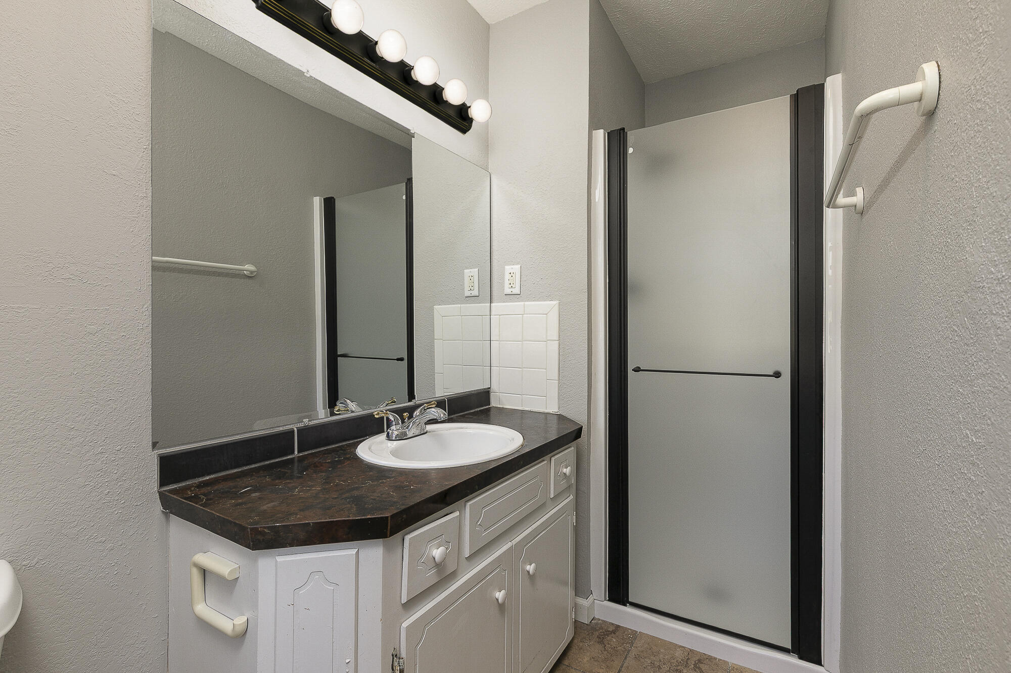 2117 West Northwood Street Property Photo 18