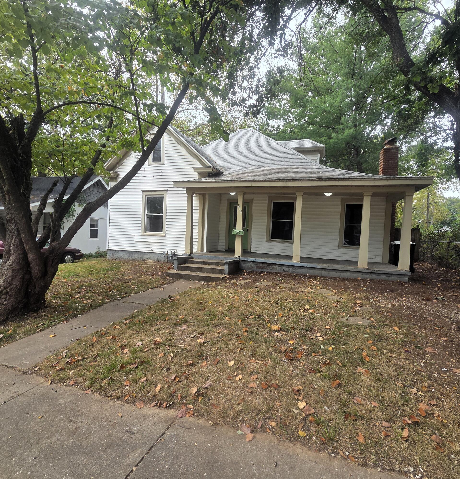 817 South Newton Avenue Property Photo 1