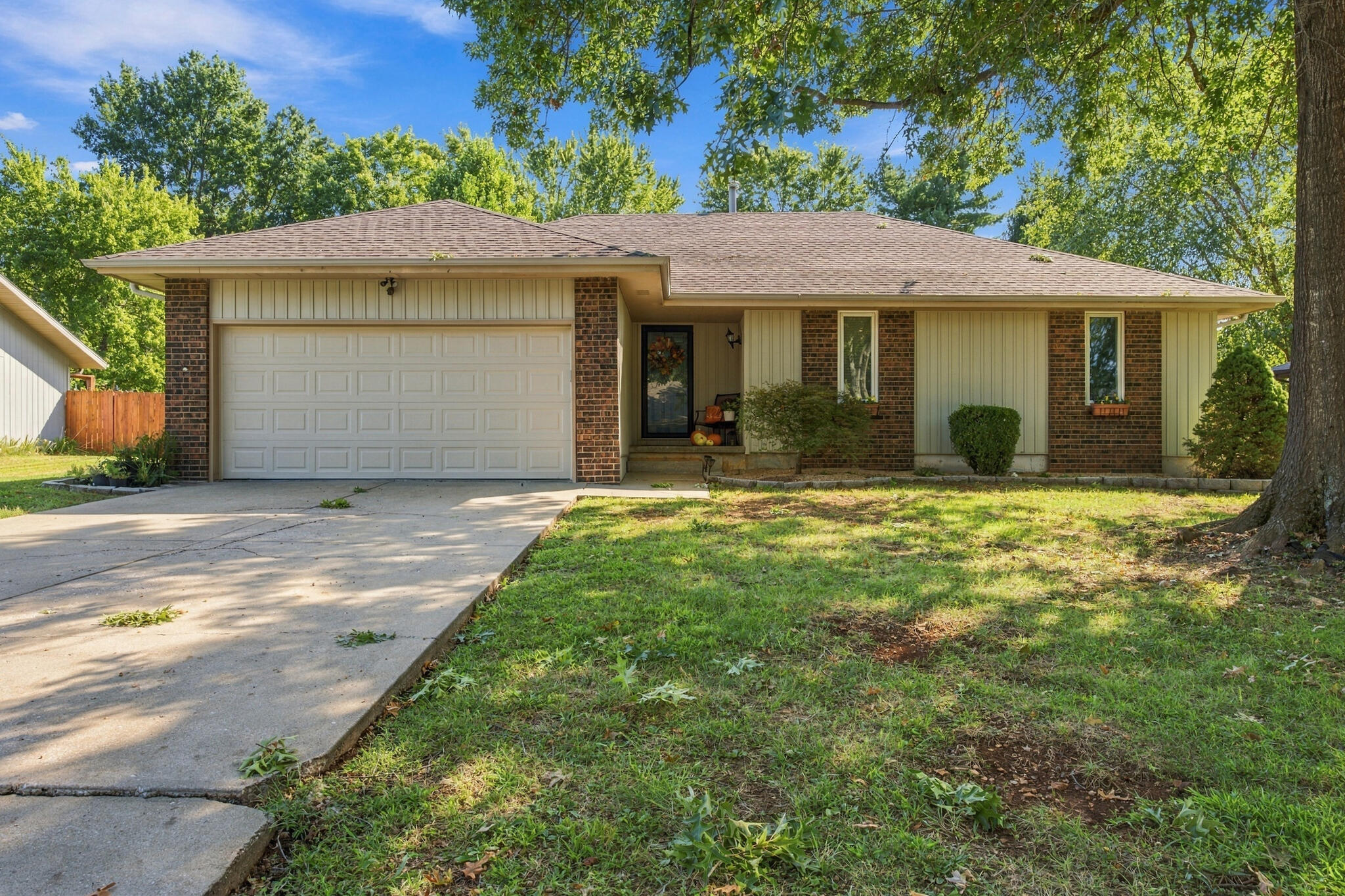 1120 East Highpoint Street Property Photo 1