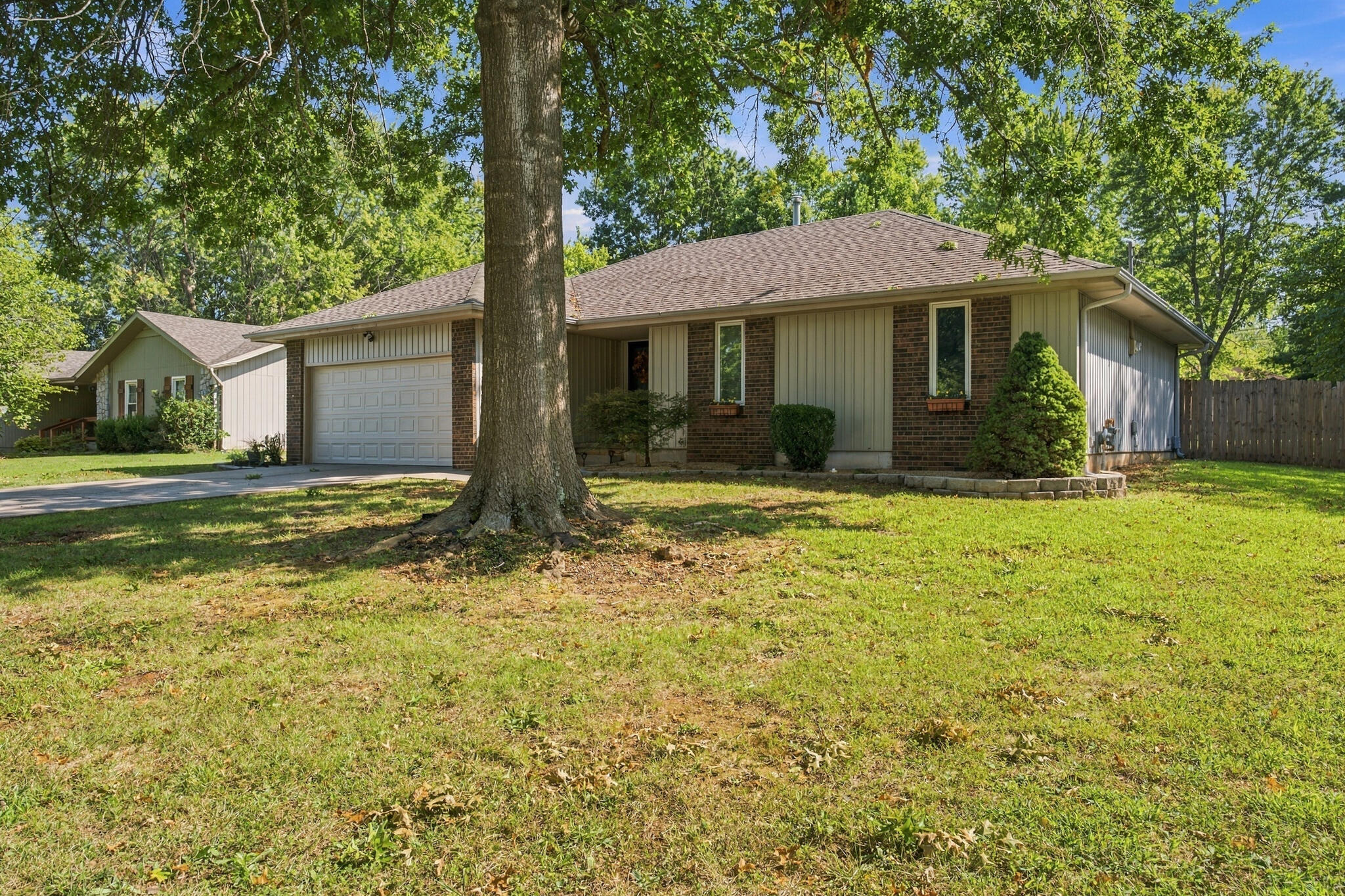1120 East Highpoint Street Property Photo 3