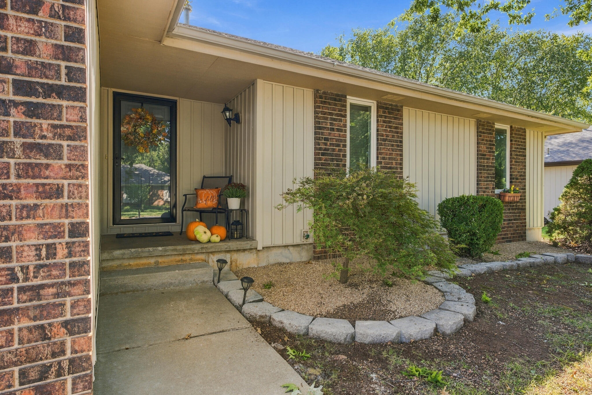 1120 East Highpoint Street Property Photo 4
