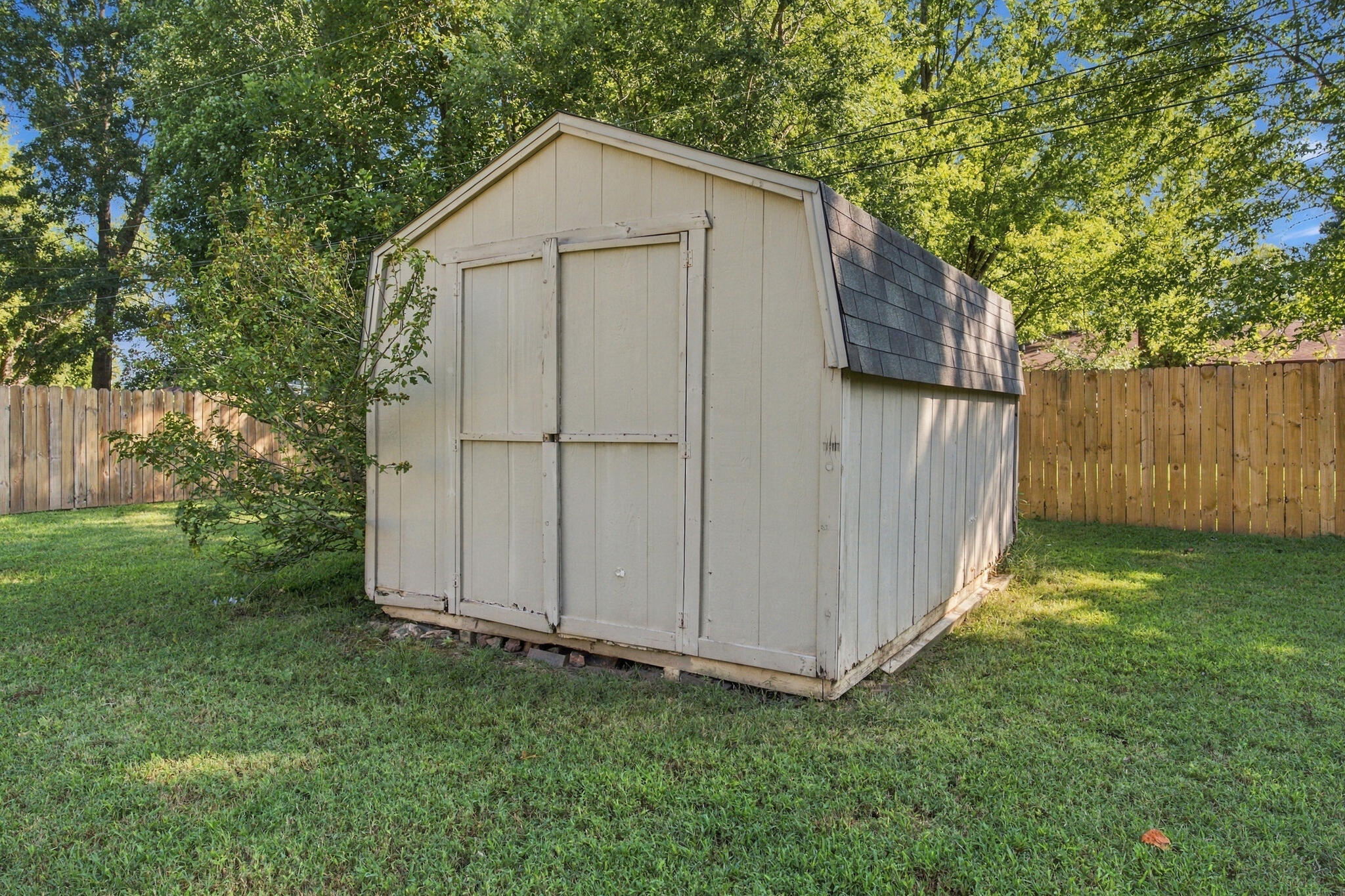 1120 East Highpoint Street Property Photo 30