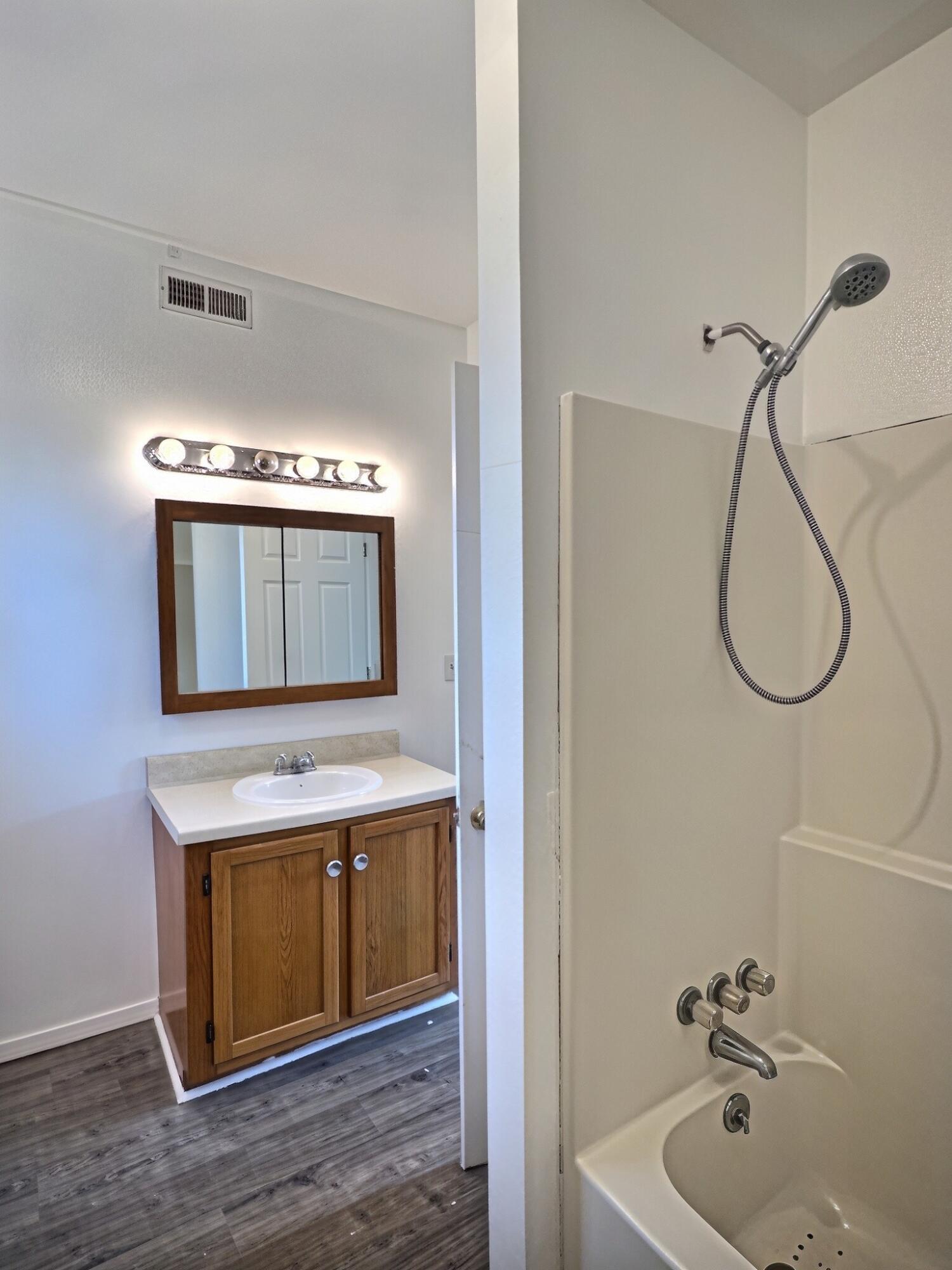 600 West 4th Street Property Photo 18