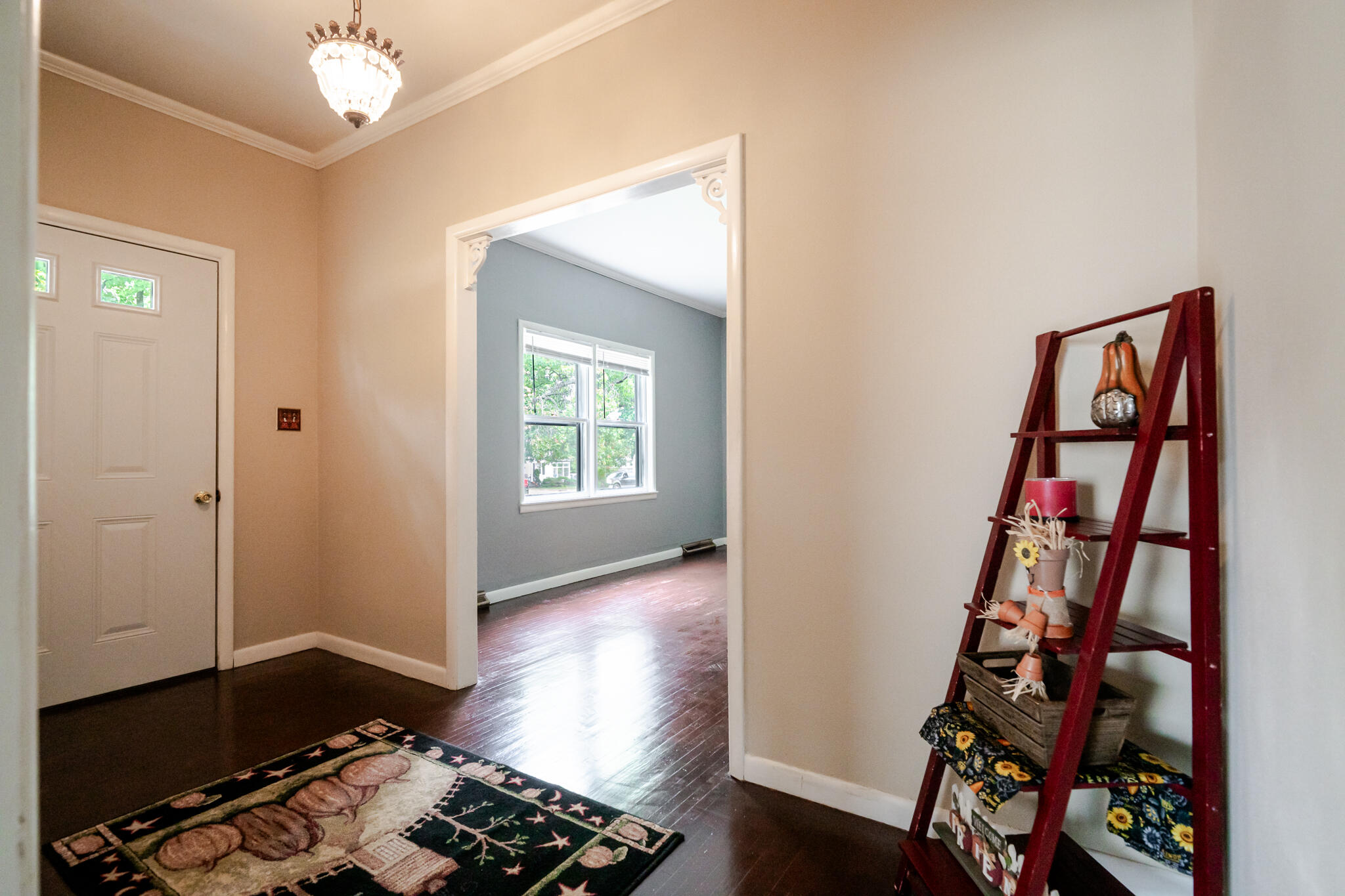 518 West College Street Property Photo 7