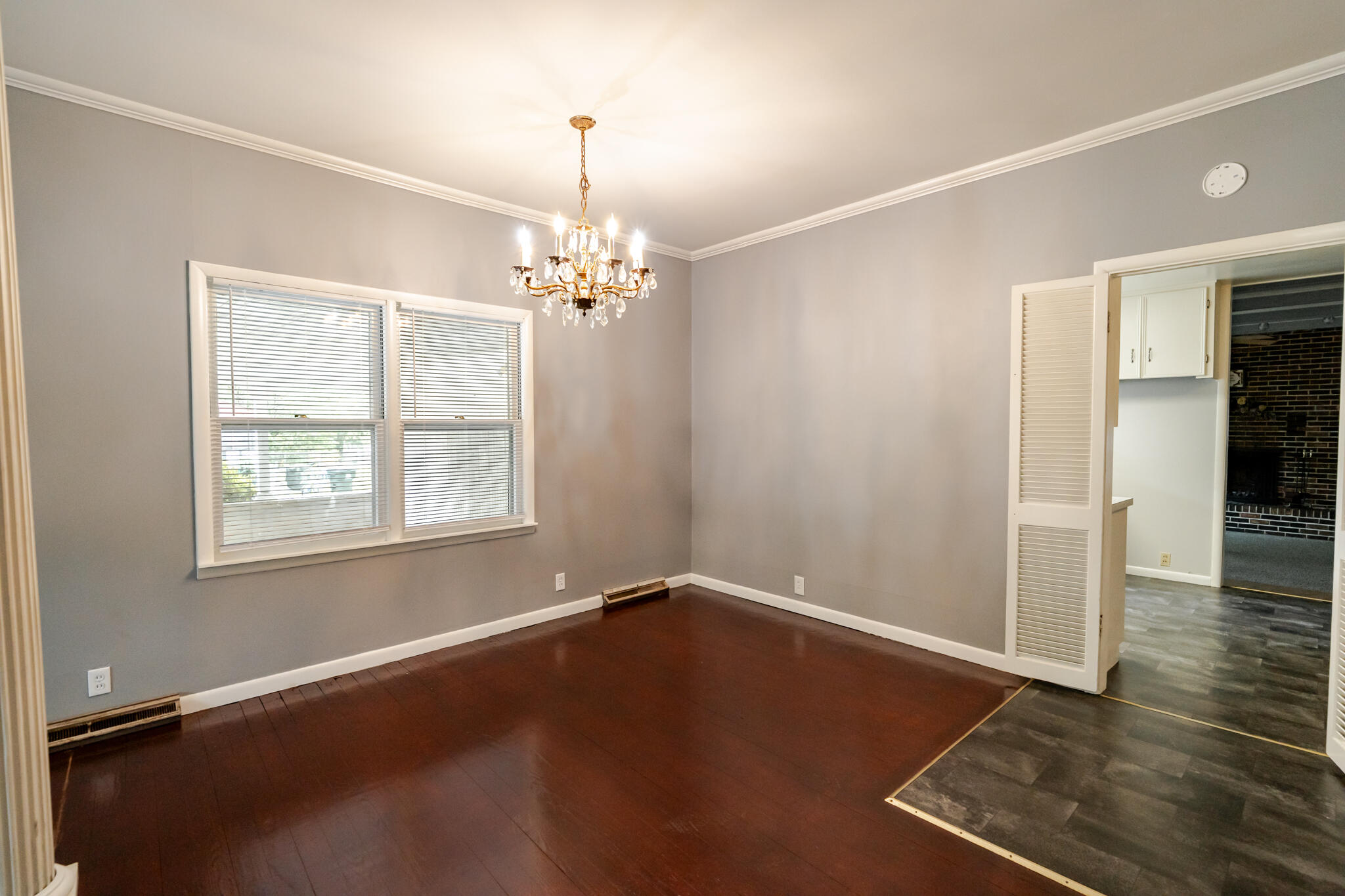518 West College Street Property Photo 10