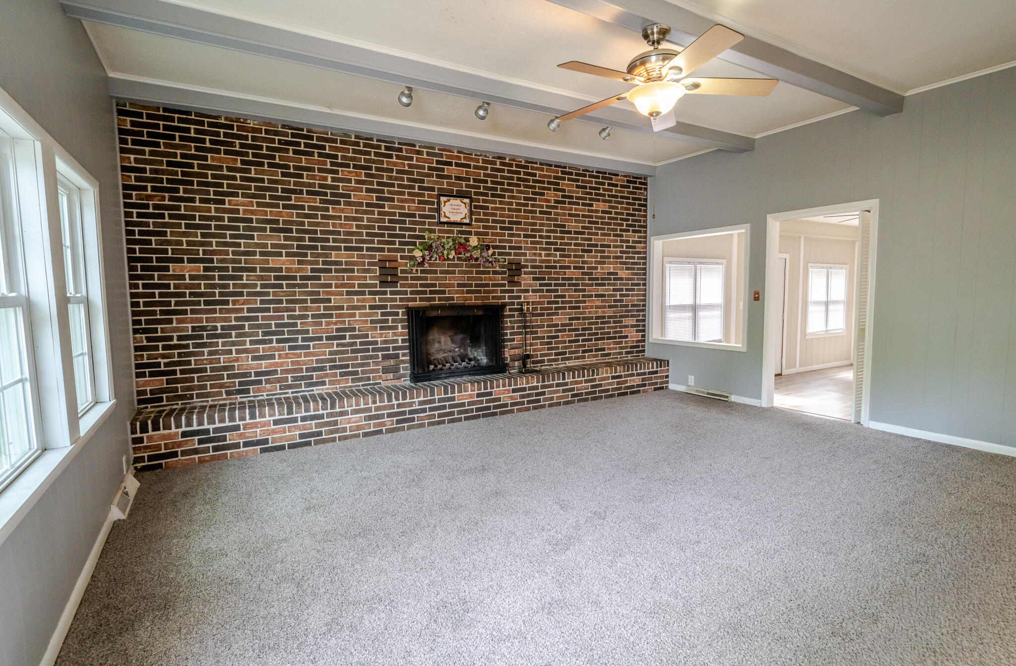 518 West College Street Property Photo 15
