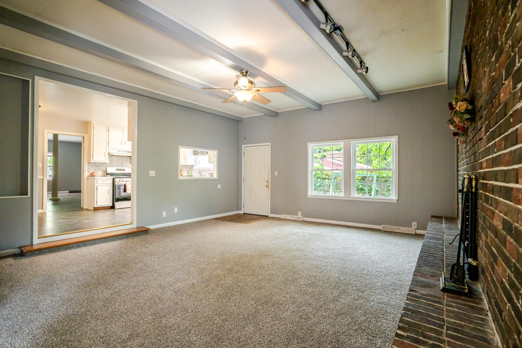 518 West College Street Property Photo 17