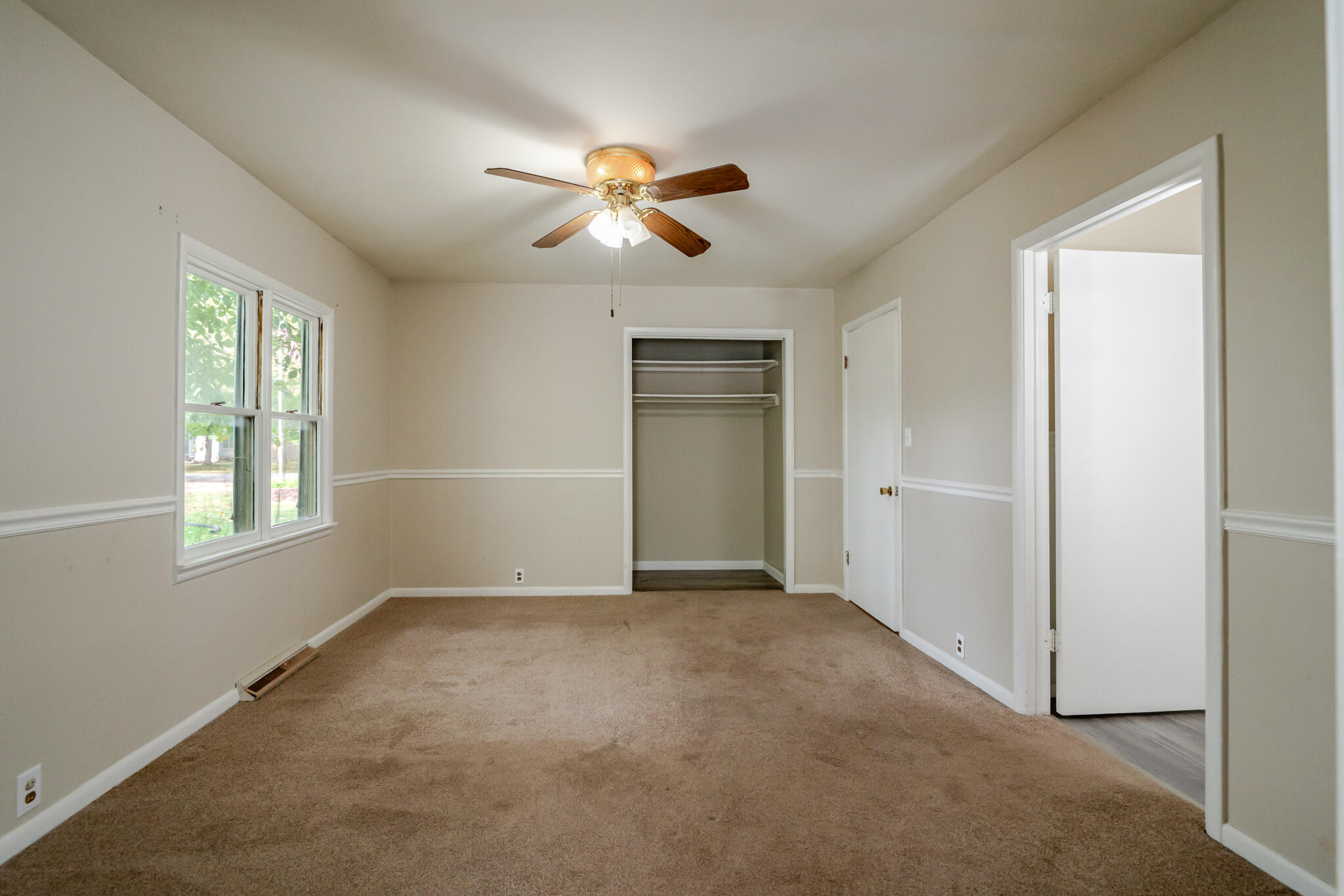 518 West College Street Property Photo 20