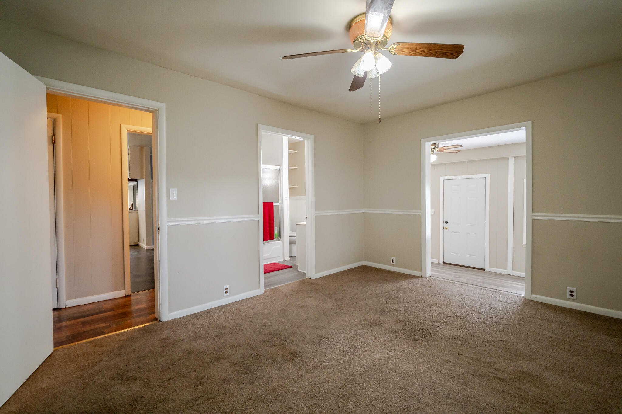 518 West College Street Property Photo 21