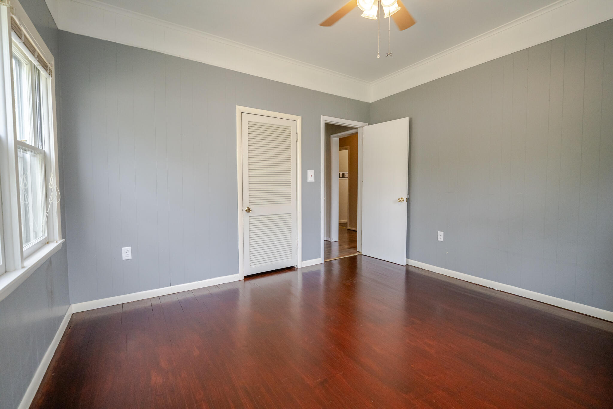 518 West College Street Property Photo 28