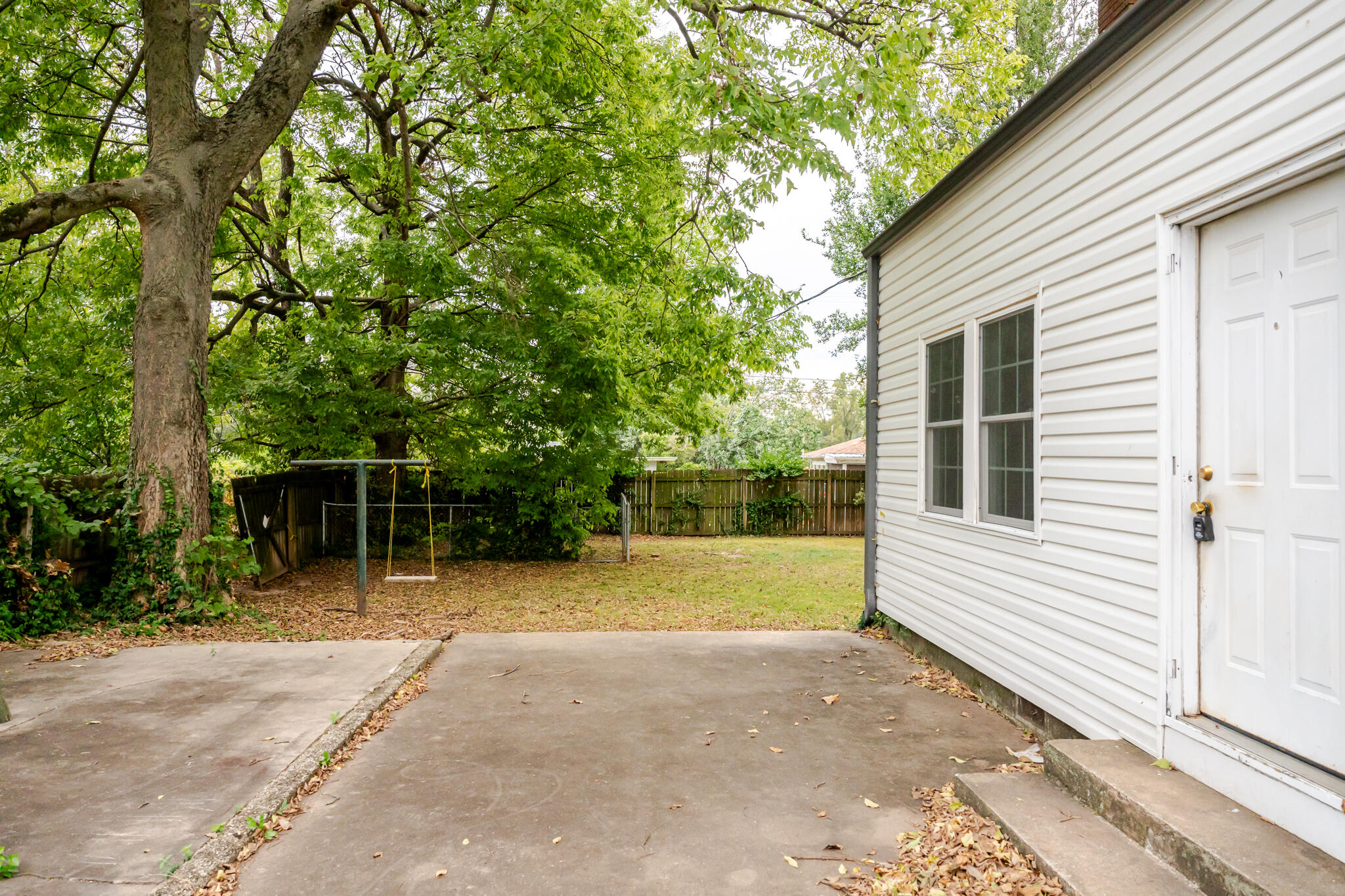 518 West College Street Property Photo 36