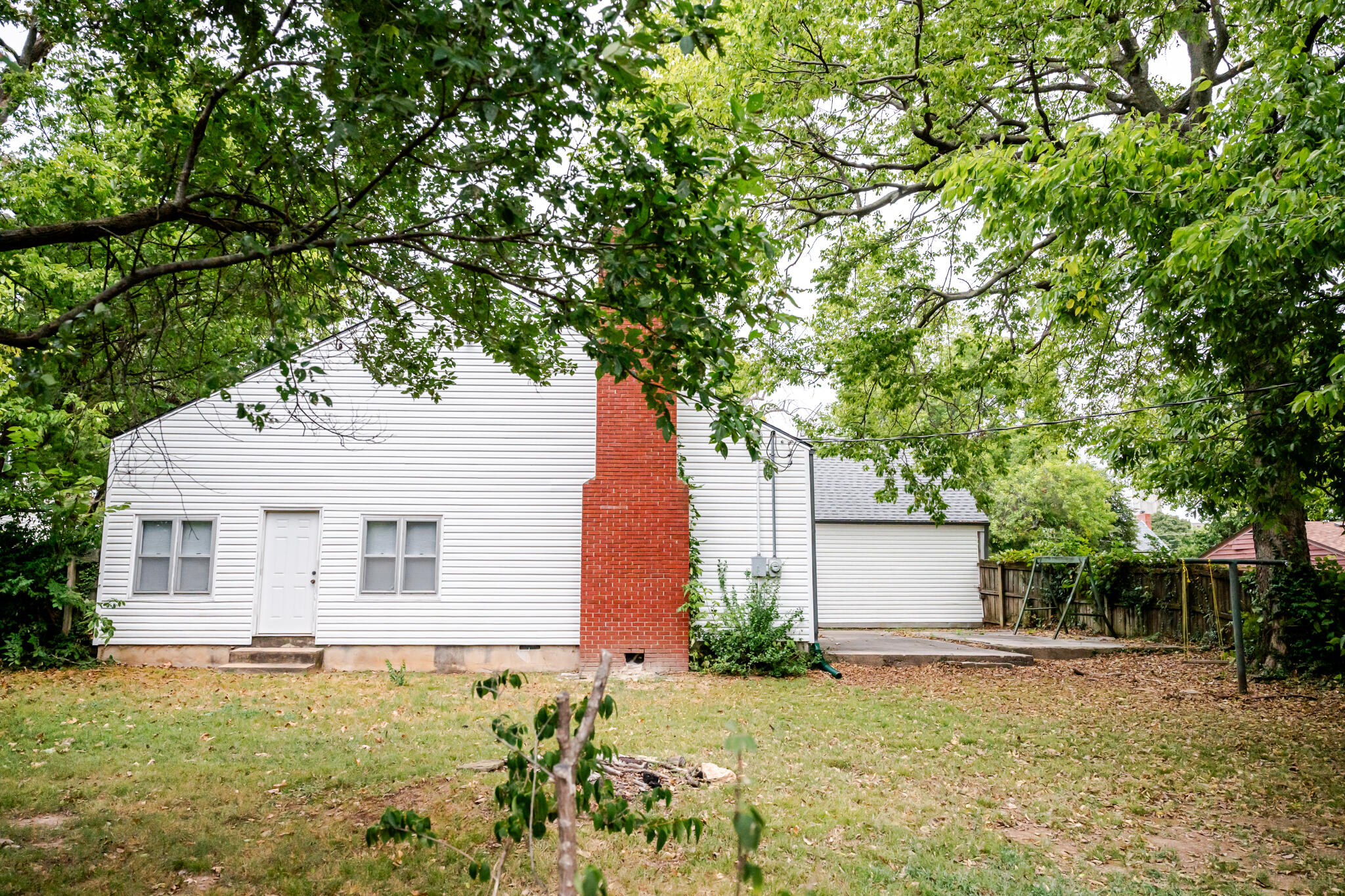 518 West College Street Property Photo 39