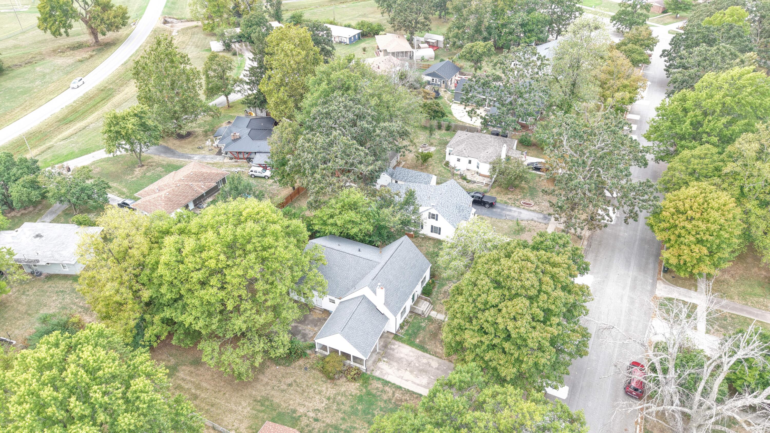 518 West College Street Property Photo 43