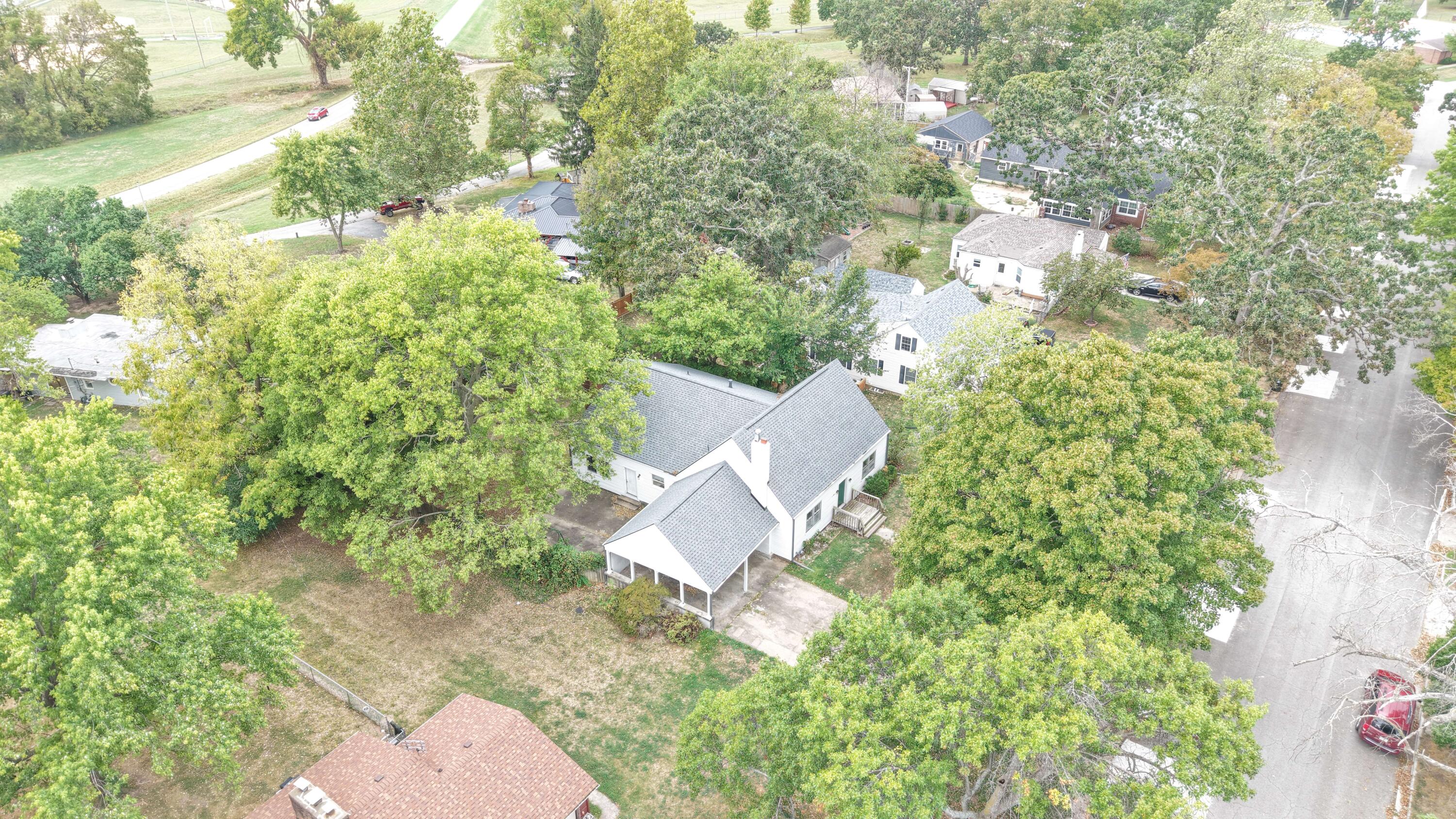 518 West College Street Property Photo 44