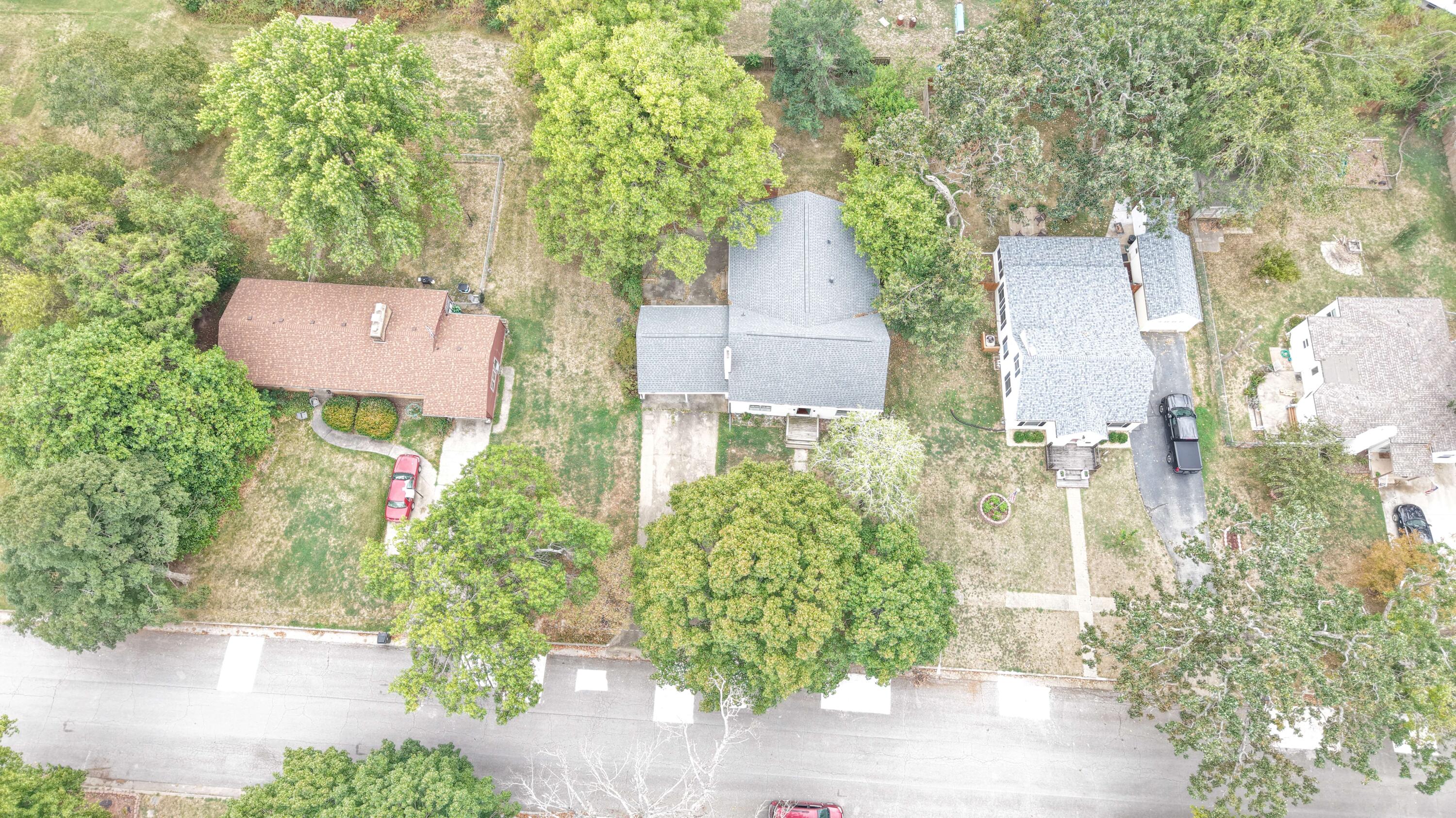 518 West College Street Property Photo 46