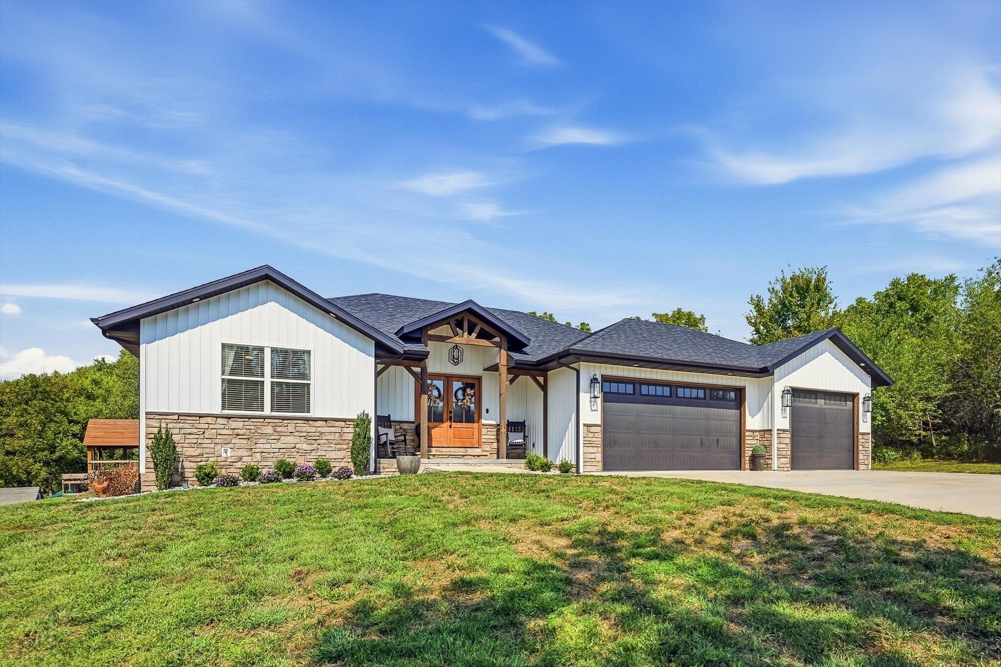 3773 Highway K Property Photo 4