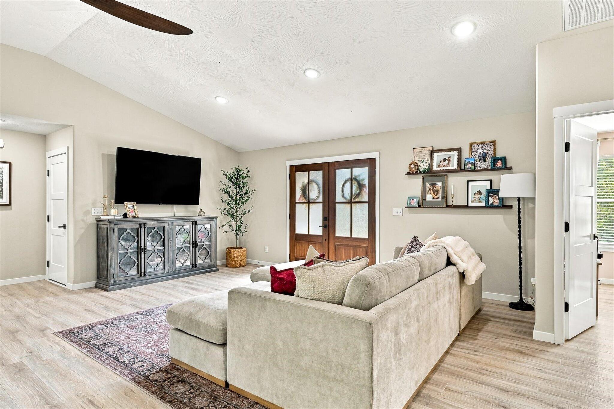 3773 Highway K Property Photo 8