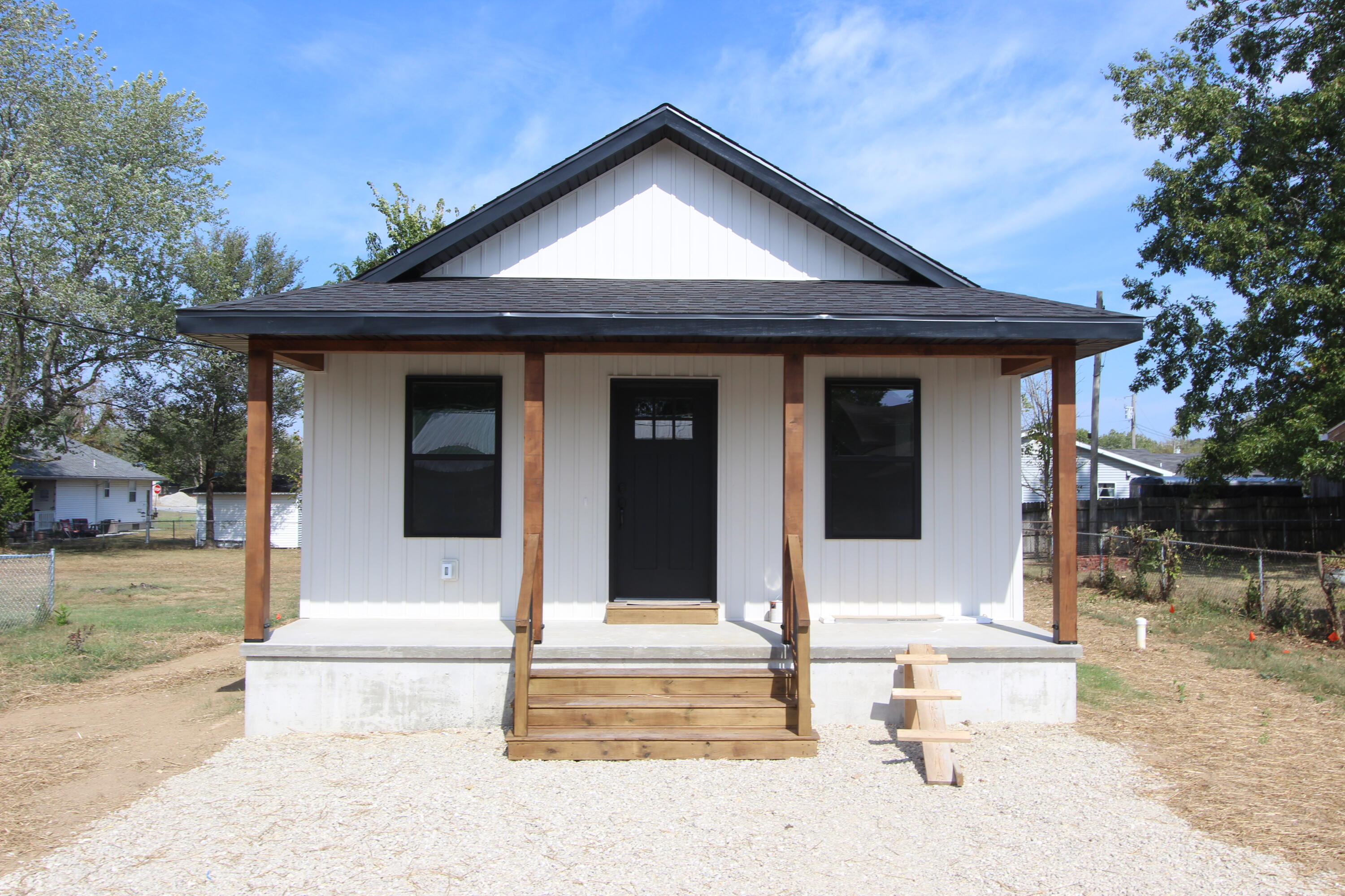 415 West Puryear Avenue Property Photo 1