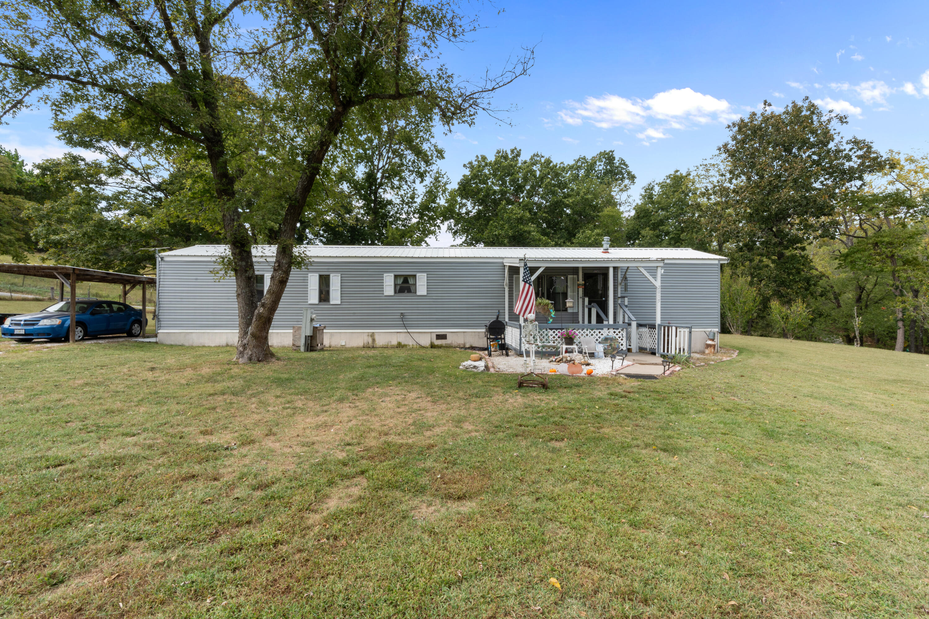 2015 Aspen Road Property Photo 2