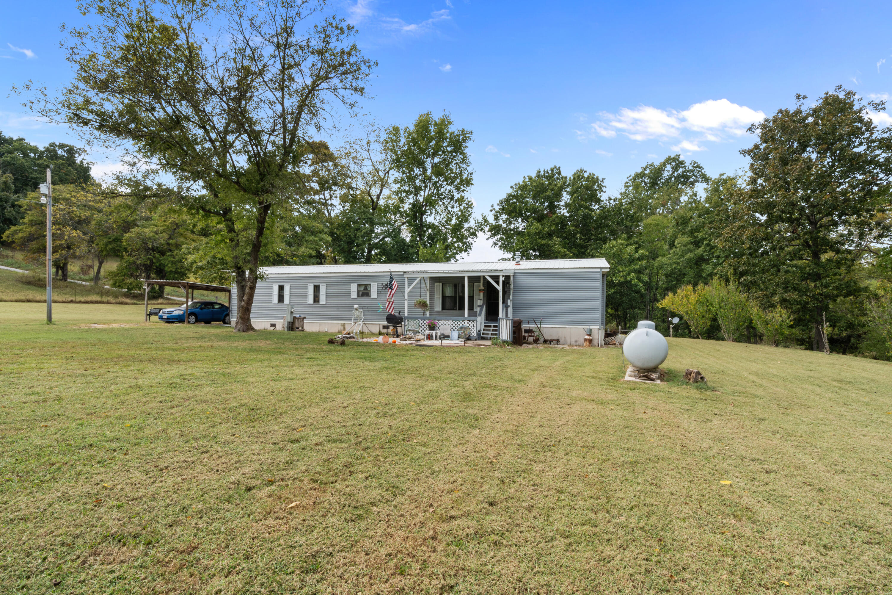 2015 Aspen Road Property Photo 3