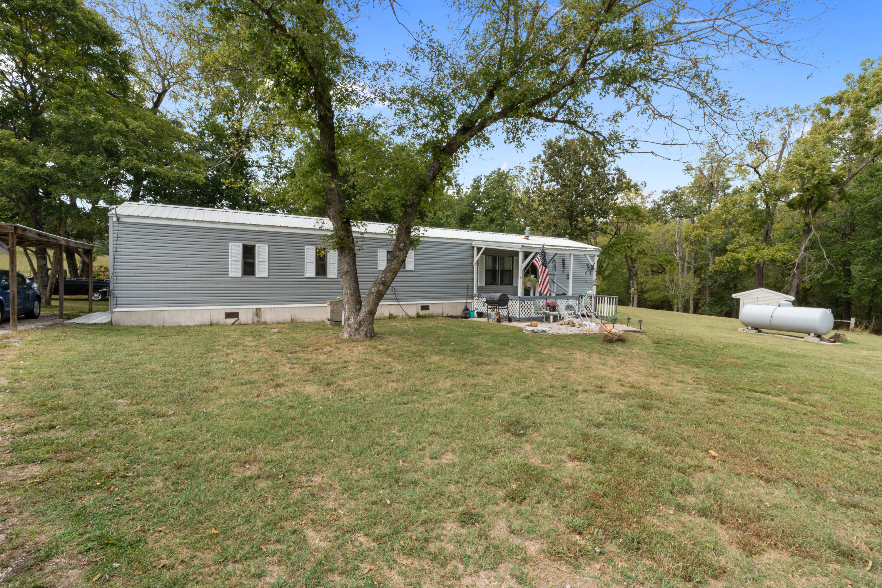 2015 Aspen Road Property Photo 4