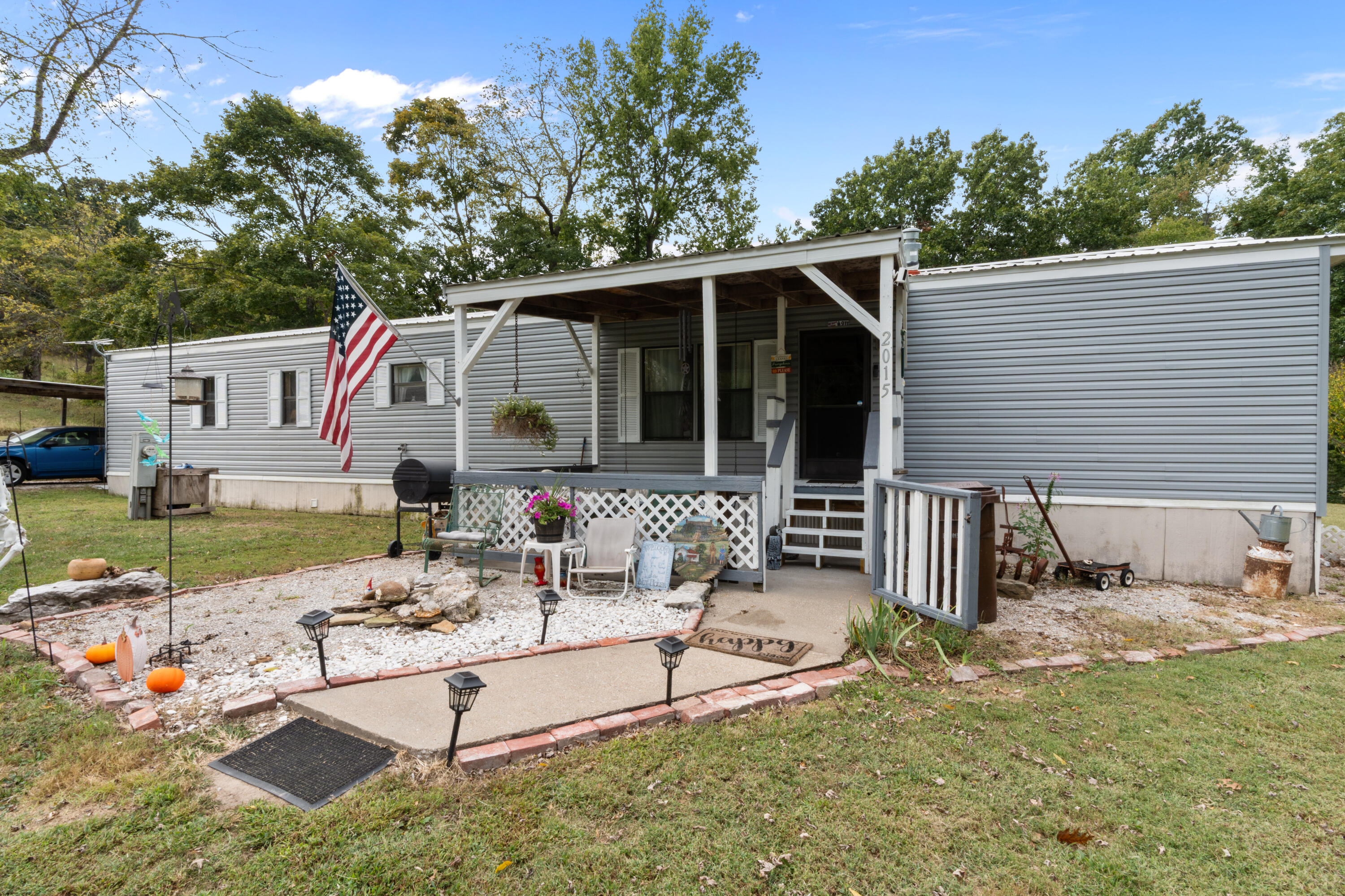 2015 Aspen Road Property Photo 5