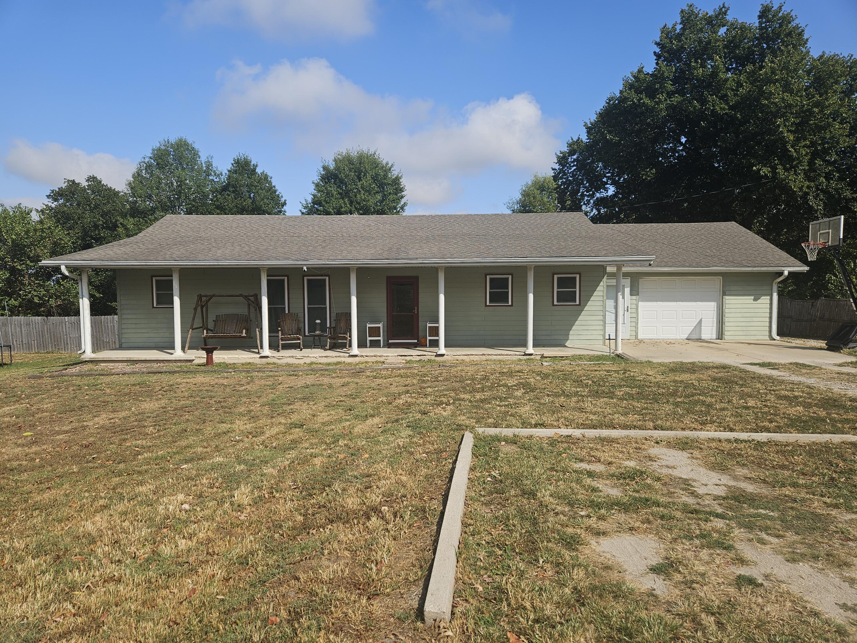 999 East Sunshine Drive Property Photo 1