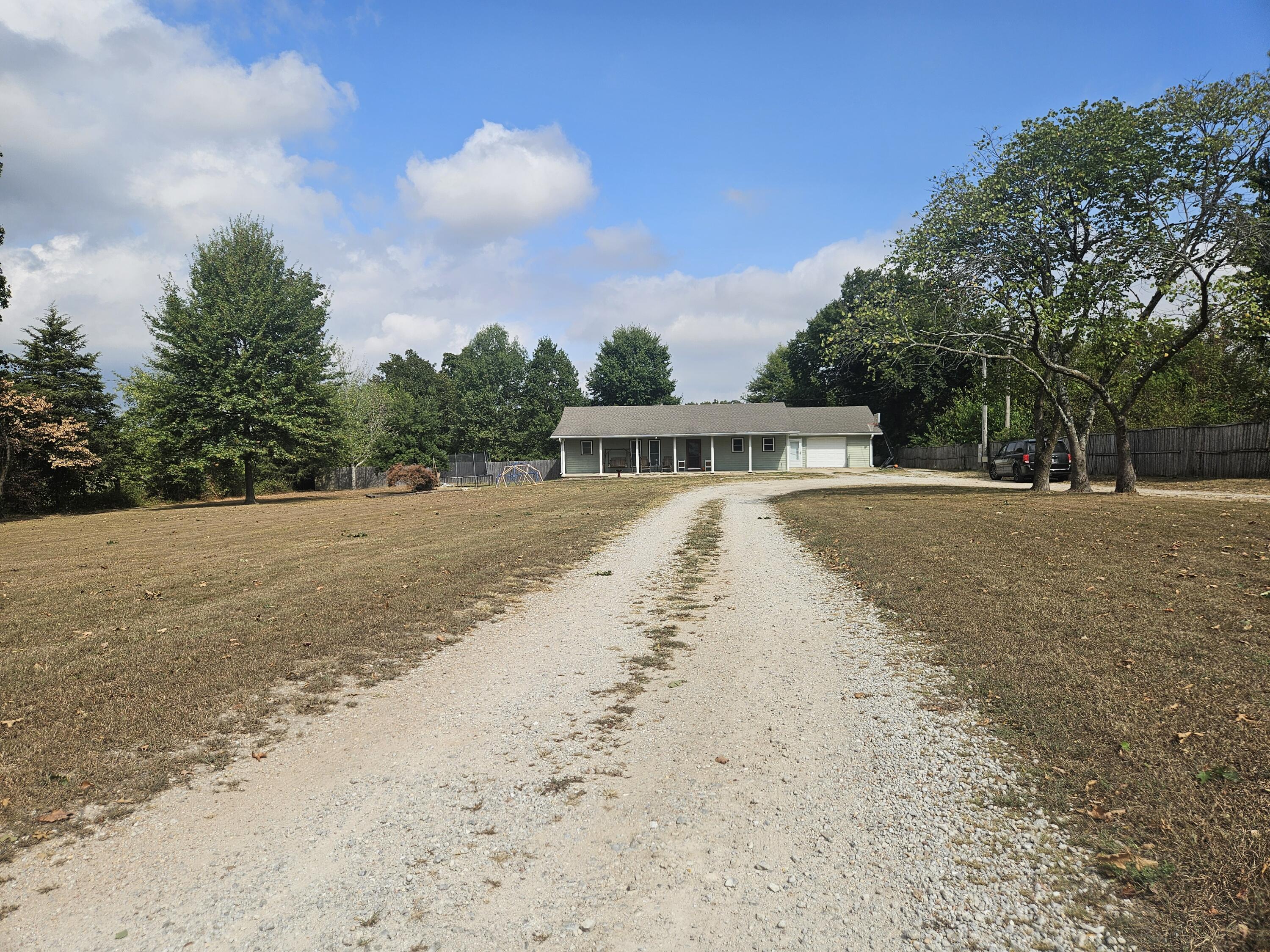 999 East Sunshine Drive Property Photo 2