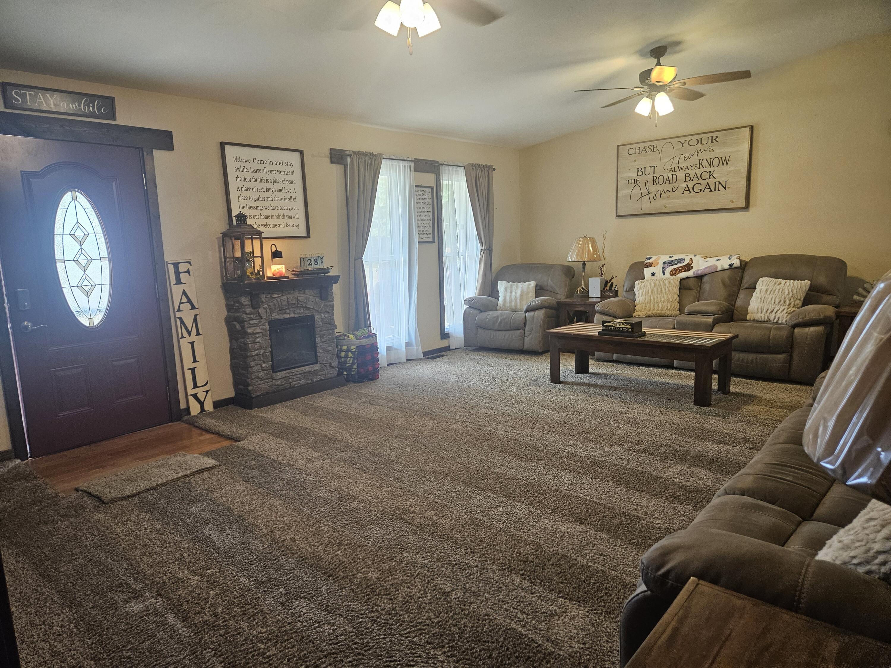 999 East Sunshine Drive Property Photo 6