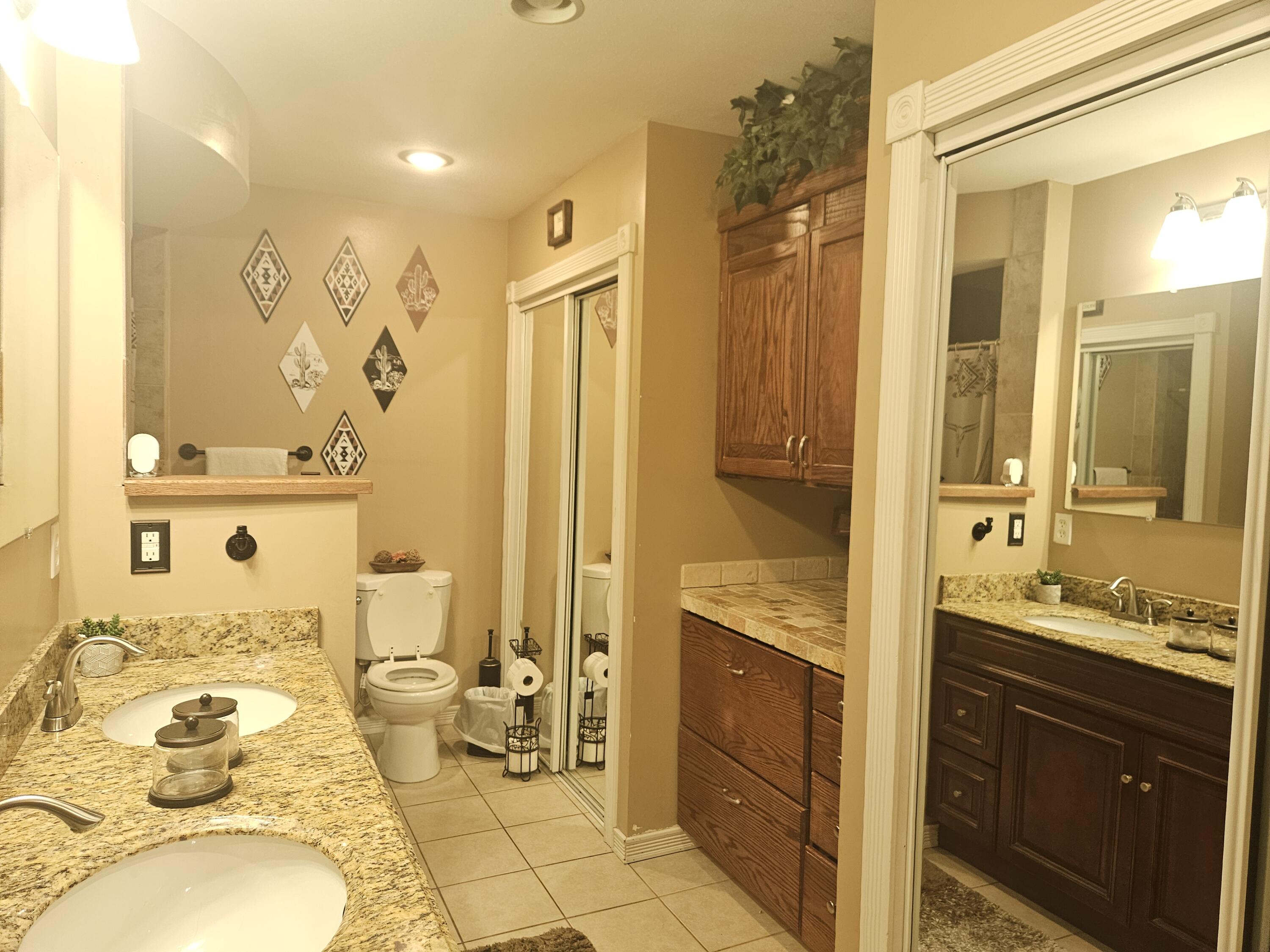 999 East Sunshine Drive Property Photo 16