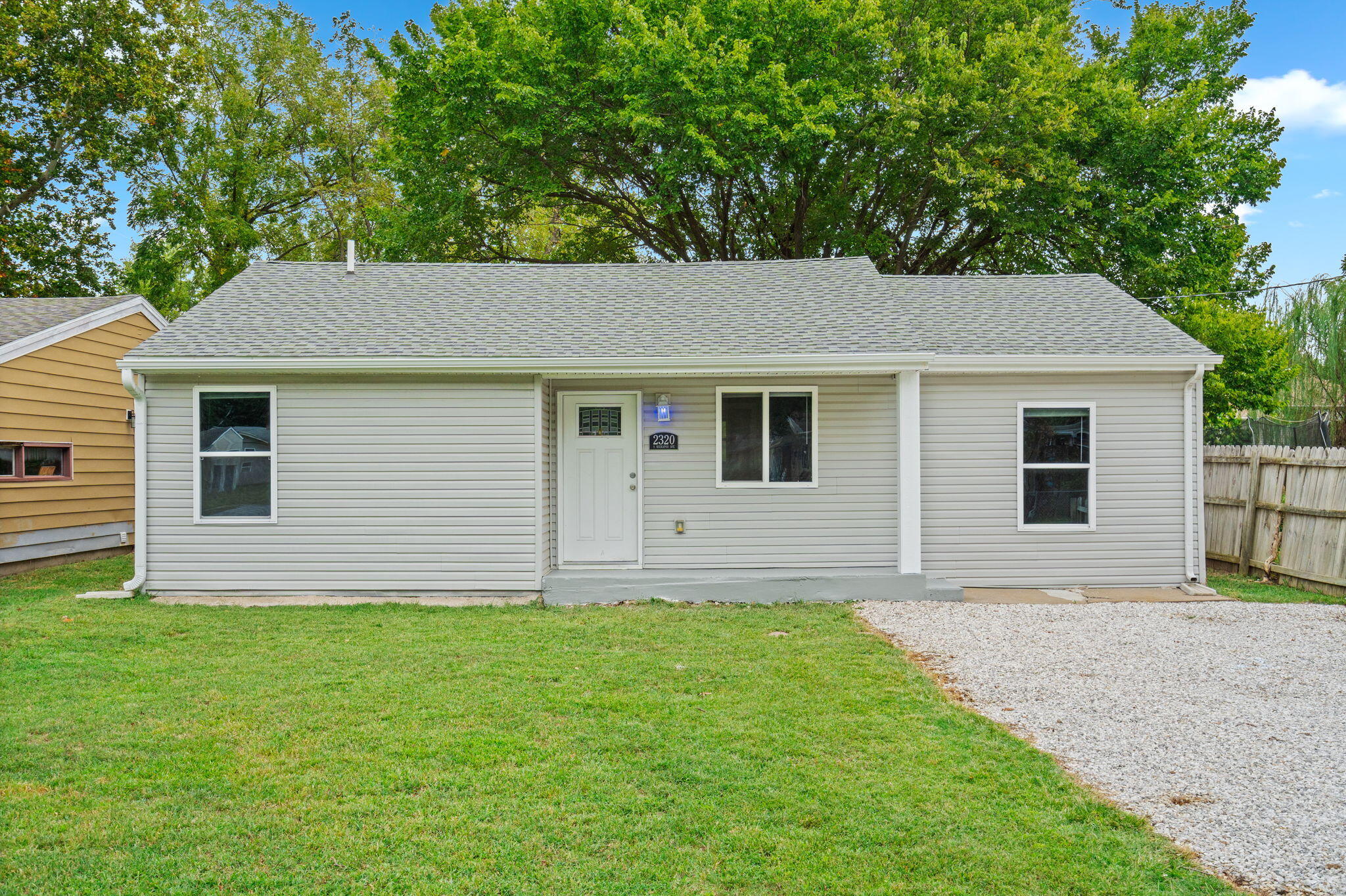 2320 South Kickapoo Avenue Property Photo 1