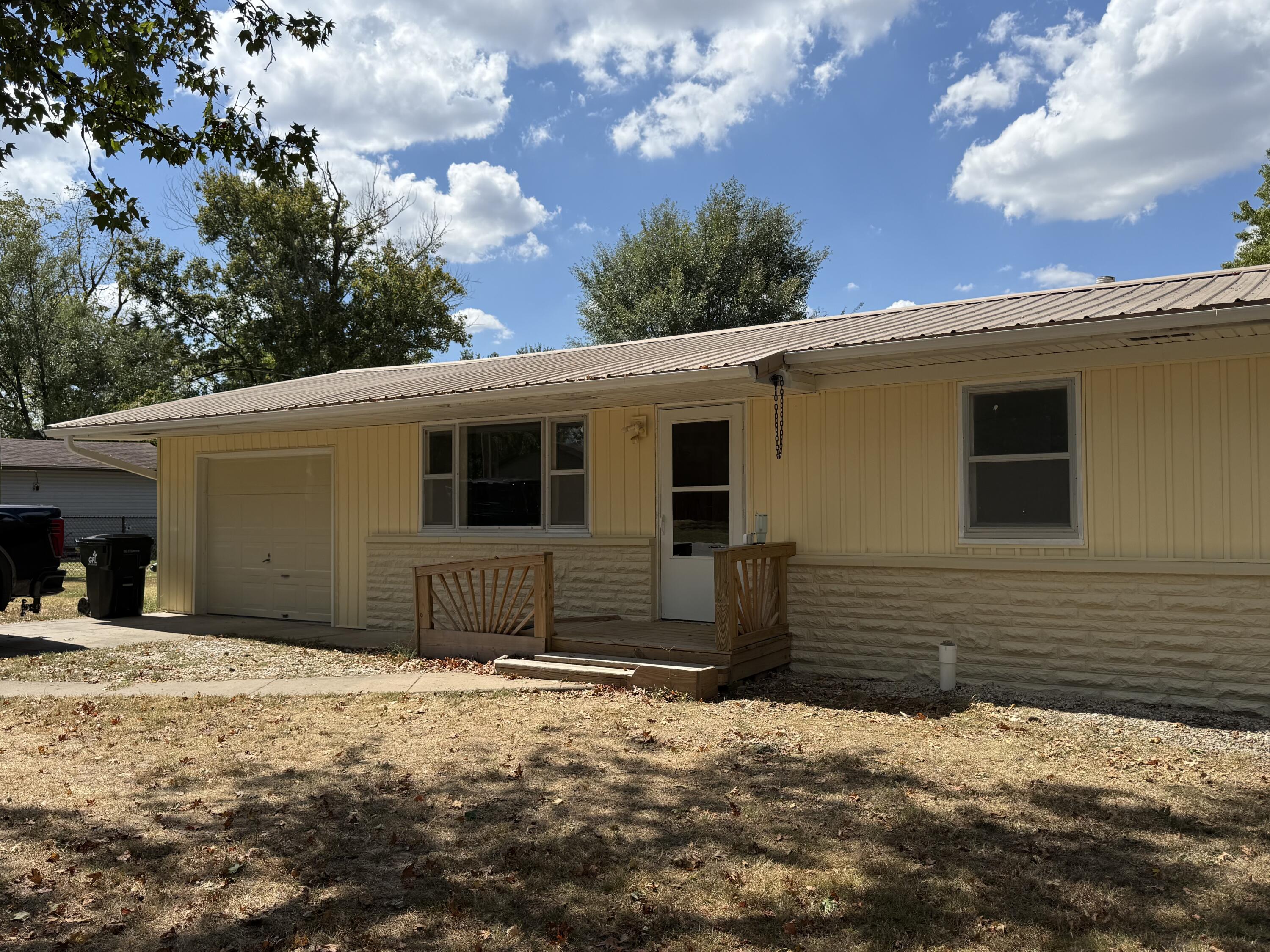 307 South Western Street Property Photo 1
