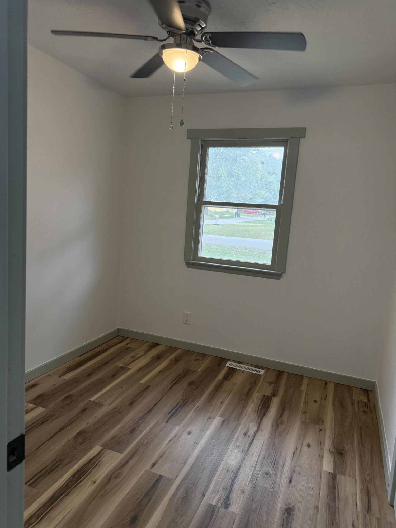 307 South Western Street Property Photo 6