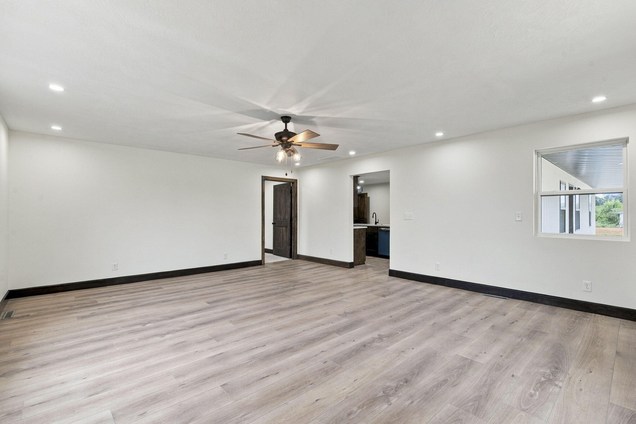 404 State Road H Property Photo 16