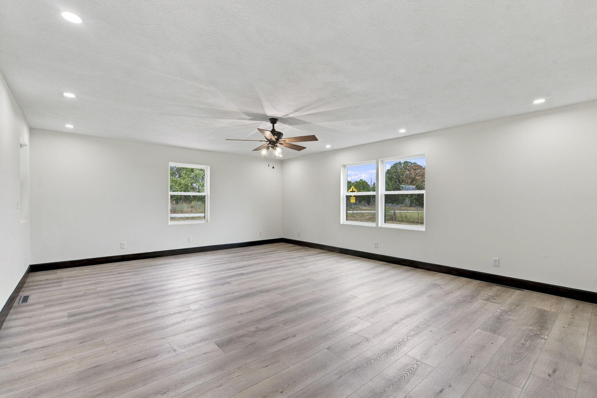 404 State Road H Property Photo 17