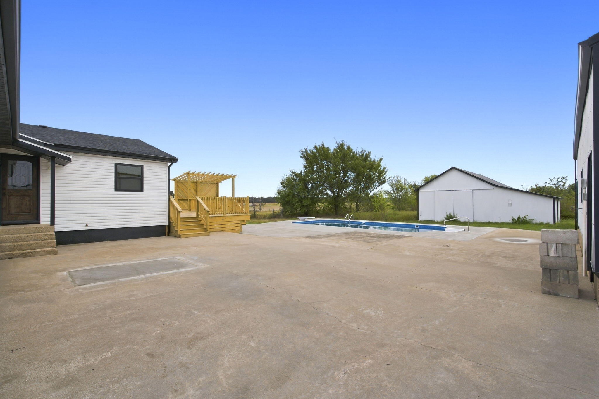 404 State Road H Property Photo 34
